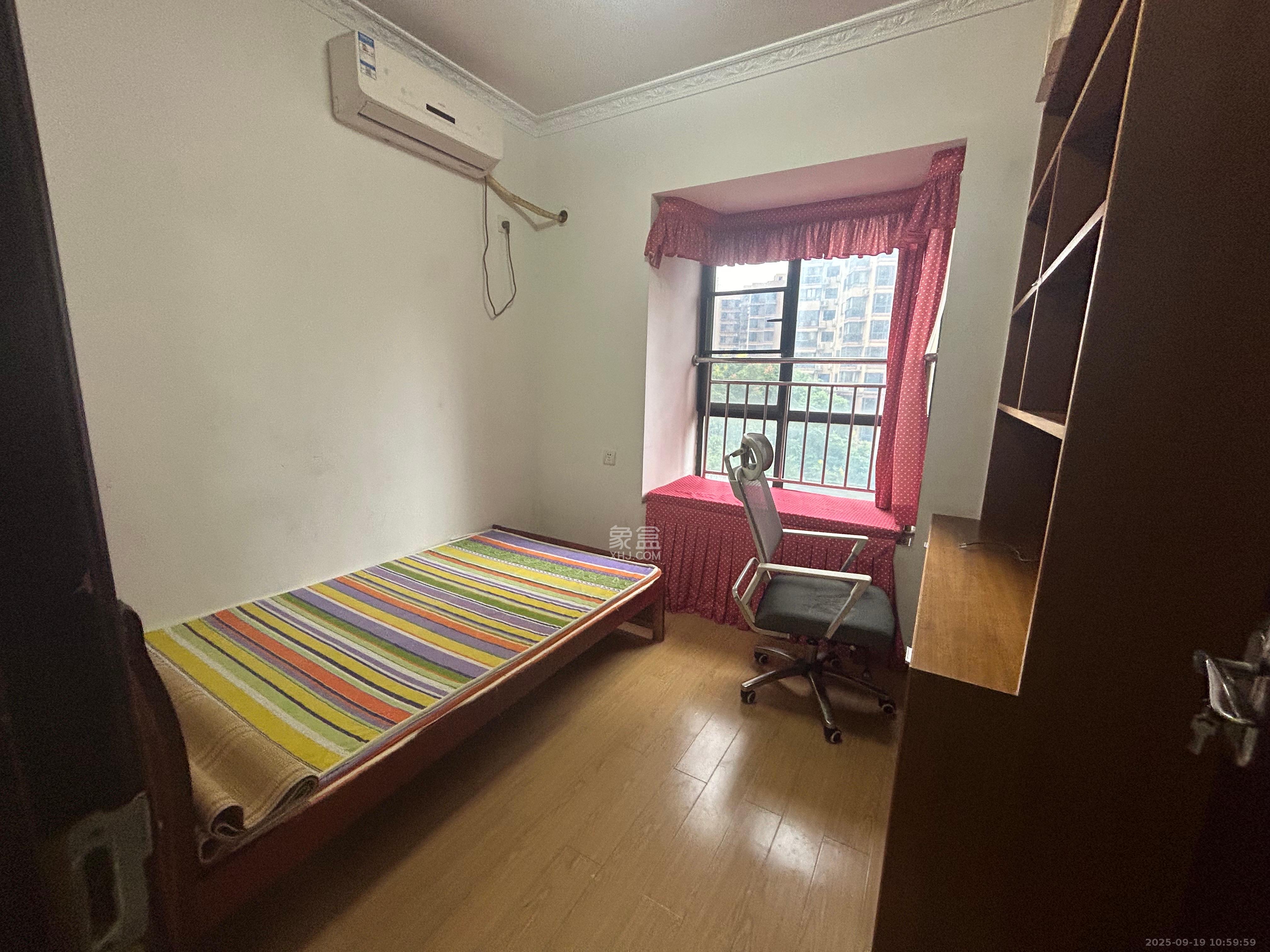 兴威帕克水岸  3室2厅2卫    2400.0元/月室内图