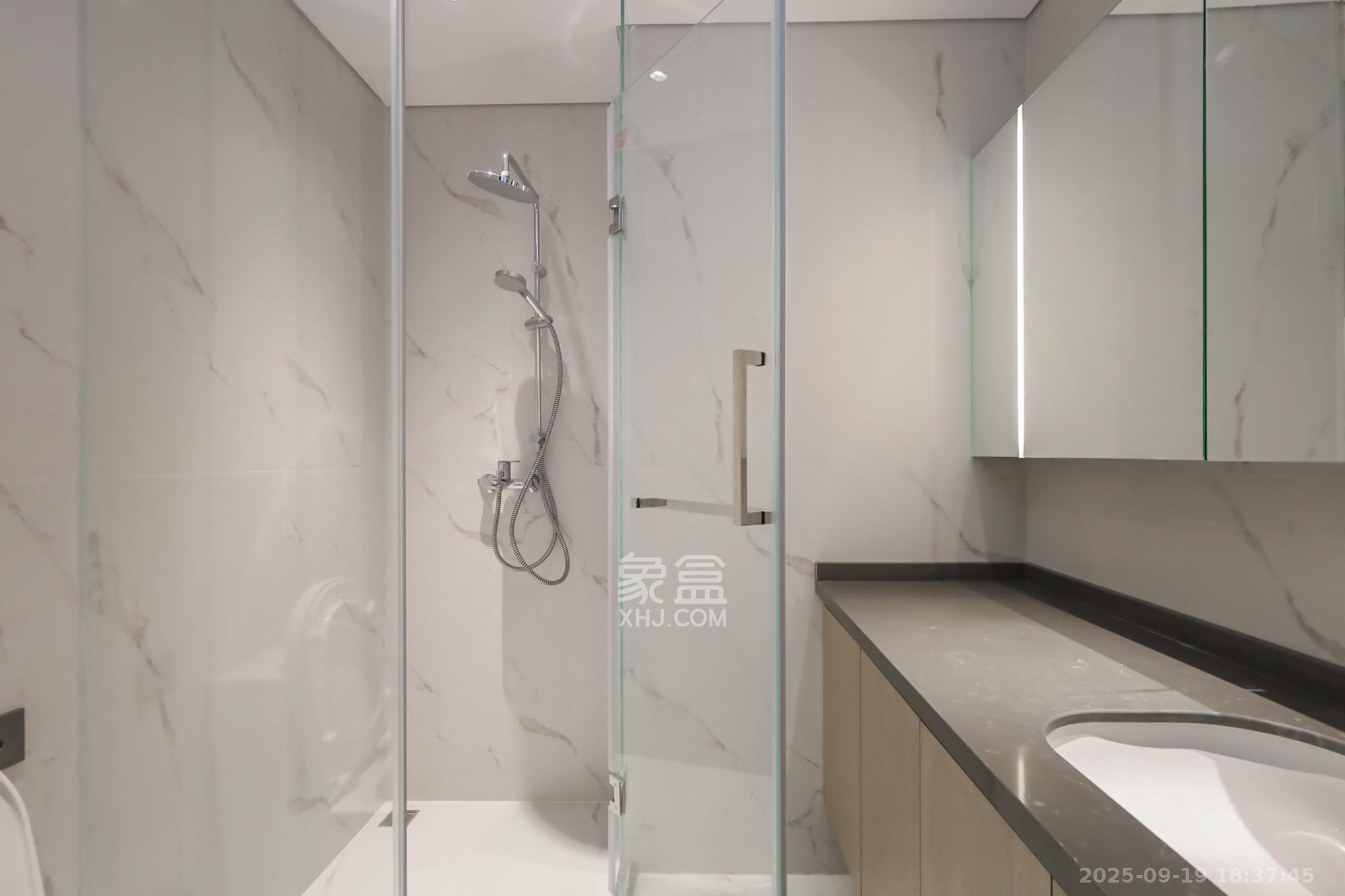 长沙悦府(华润万象城) 4室2厅3卫 530.0万 长沙悦府(华润万象城) 4室2厅3卫 530.0万卫生间