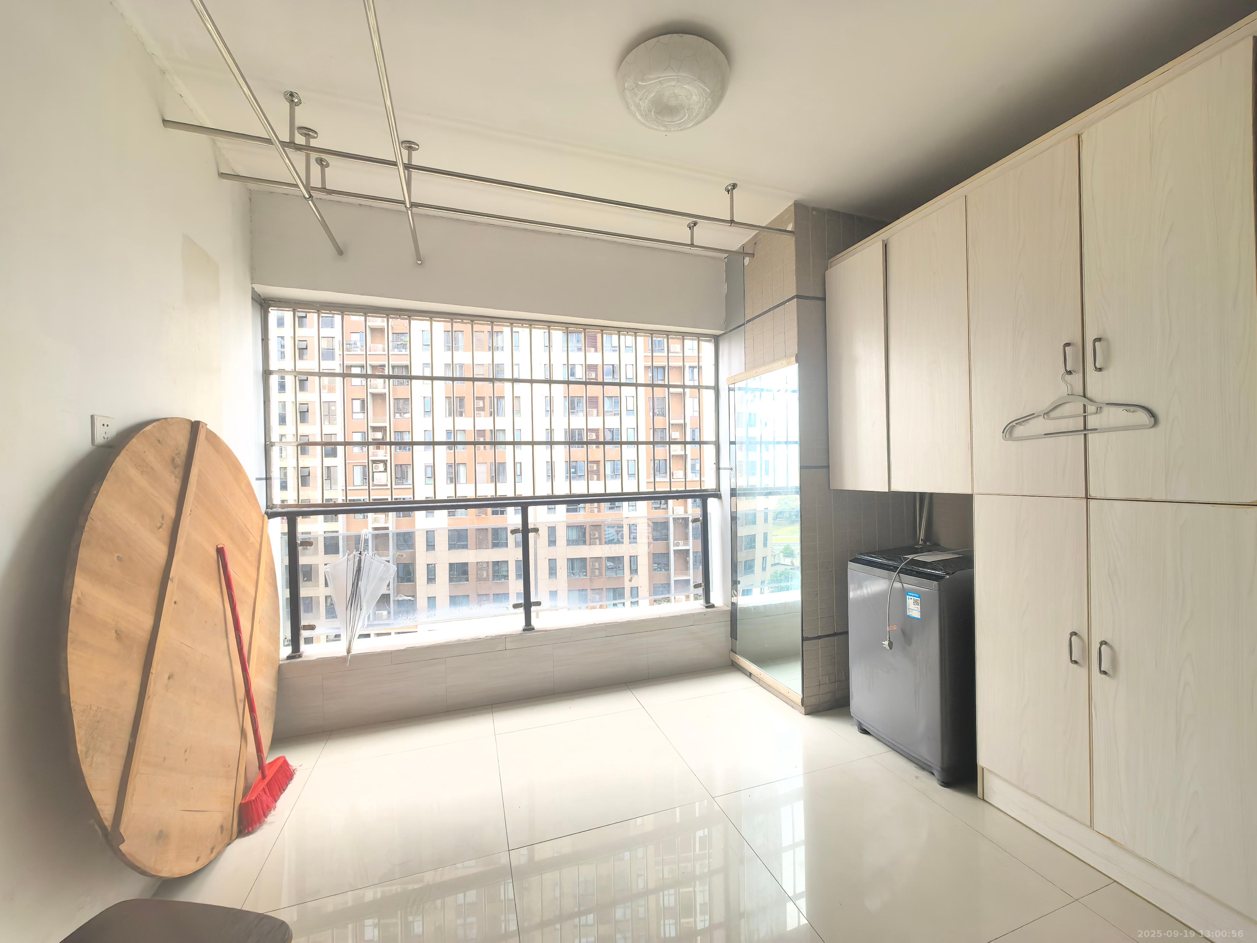 达美D6区 3室2厅1卫 2400.0元/月 达美D6区 3室2厅1卫 2400.0元/月室内图