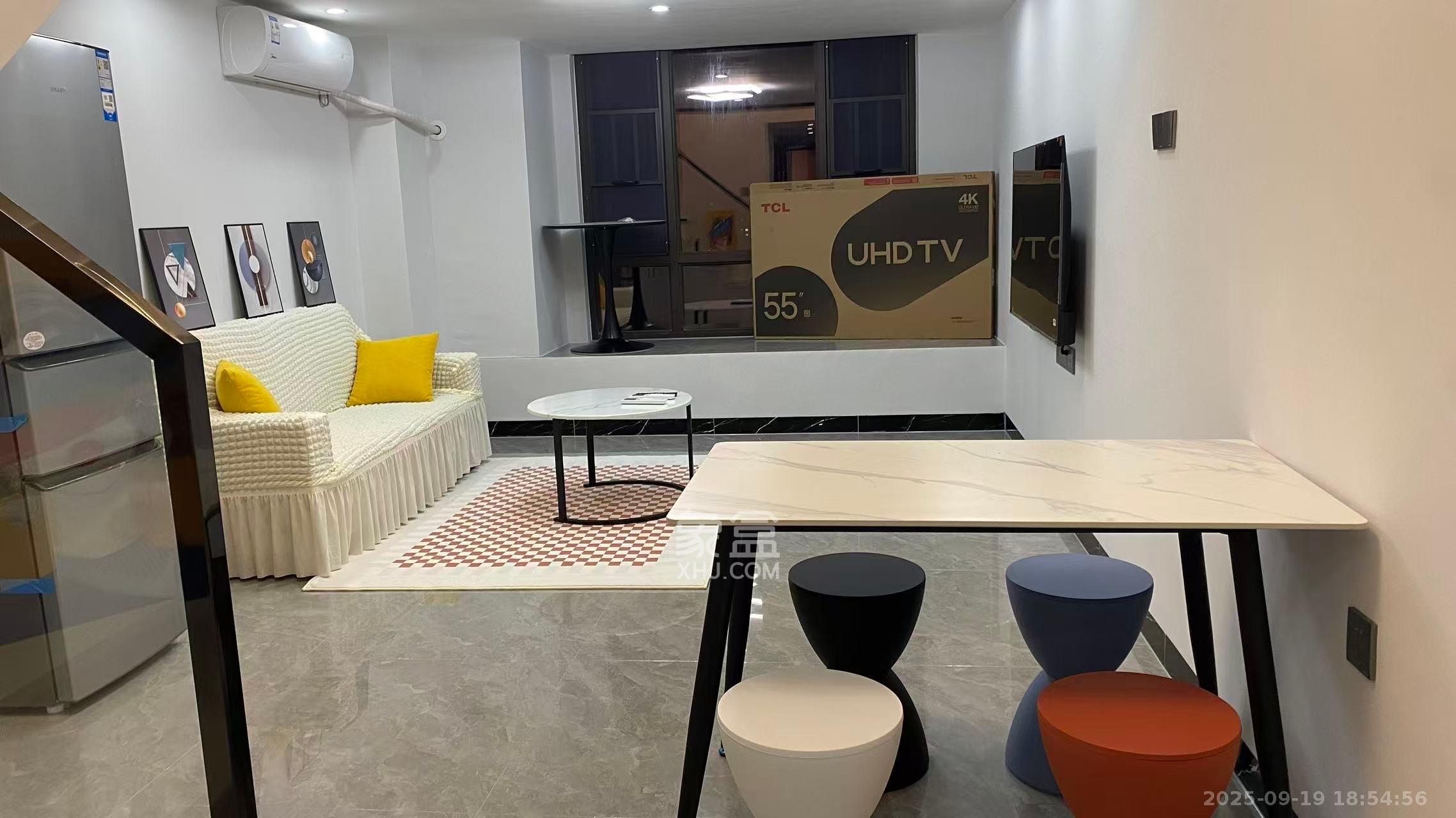 弘阳时光里 2室2厅1卫 2200.0元/月 弘阳时光里 2室2厅1卫 2200.0元/月室内图