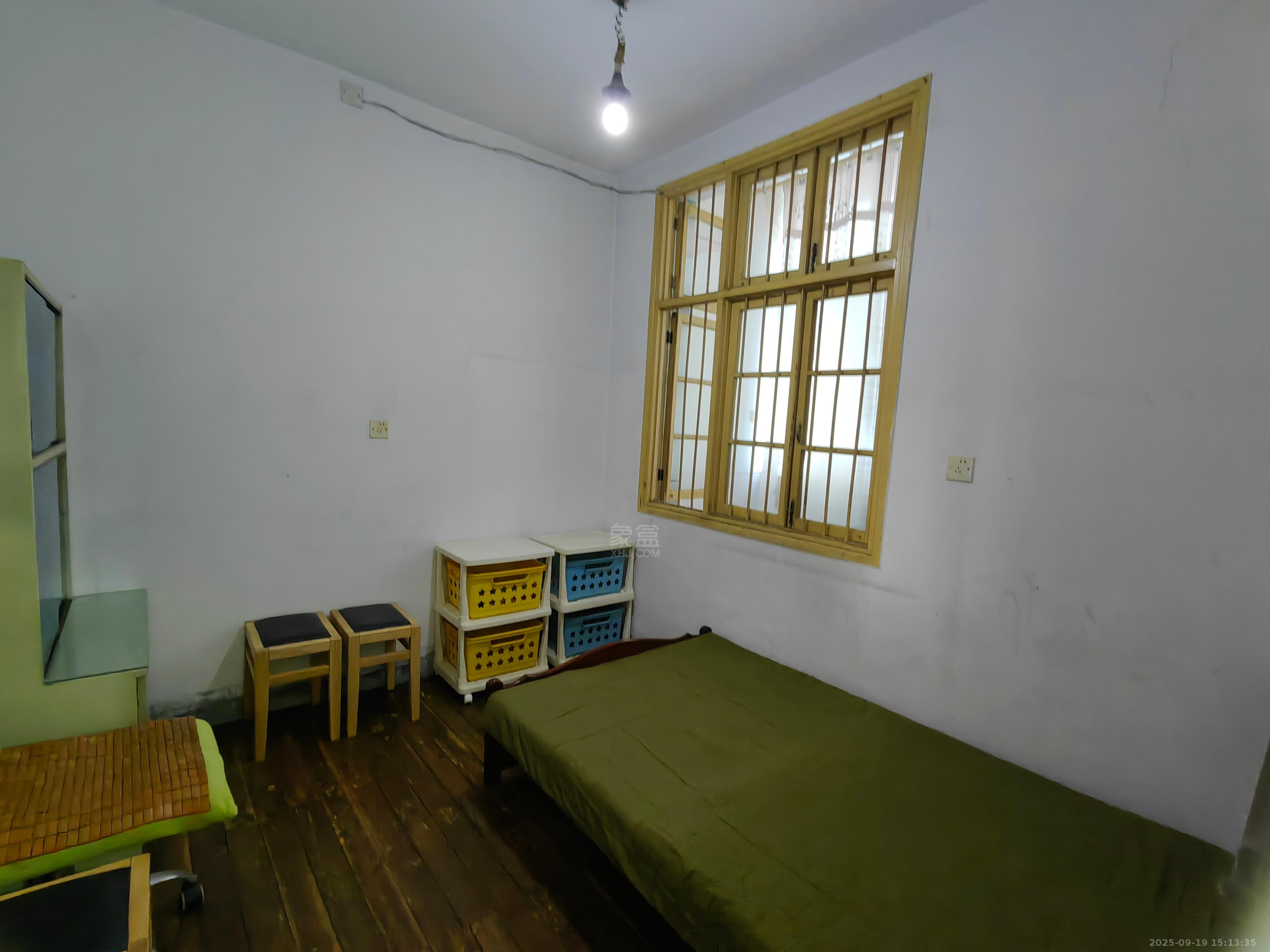 石峰区怡园小区 2室1厅1卫 500.0元/月 石峰区怡园小区 2室1厅1卫 500.0元/月室内图