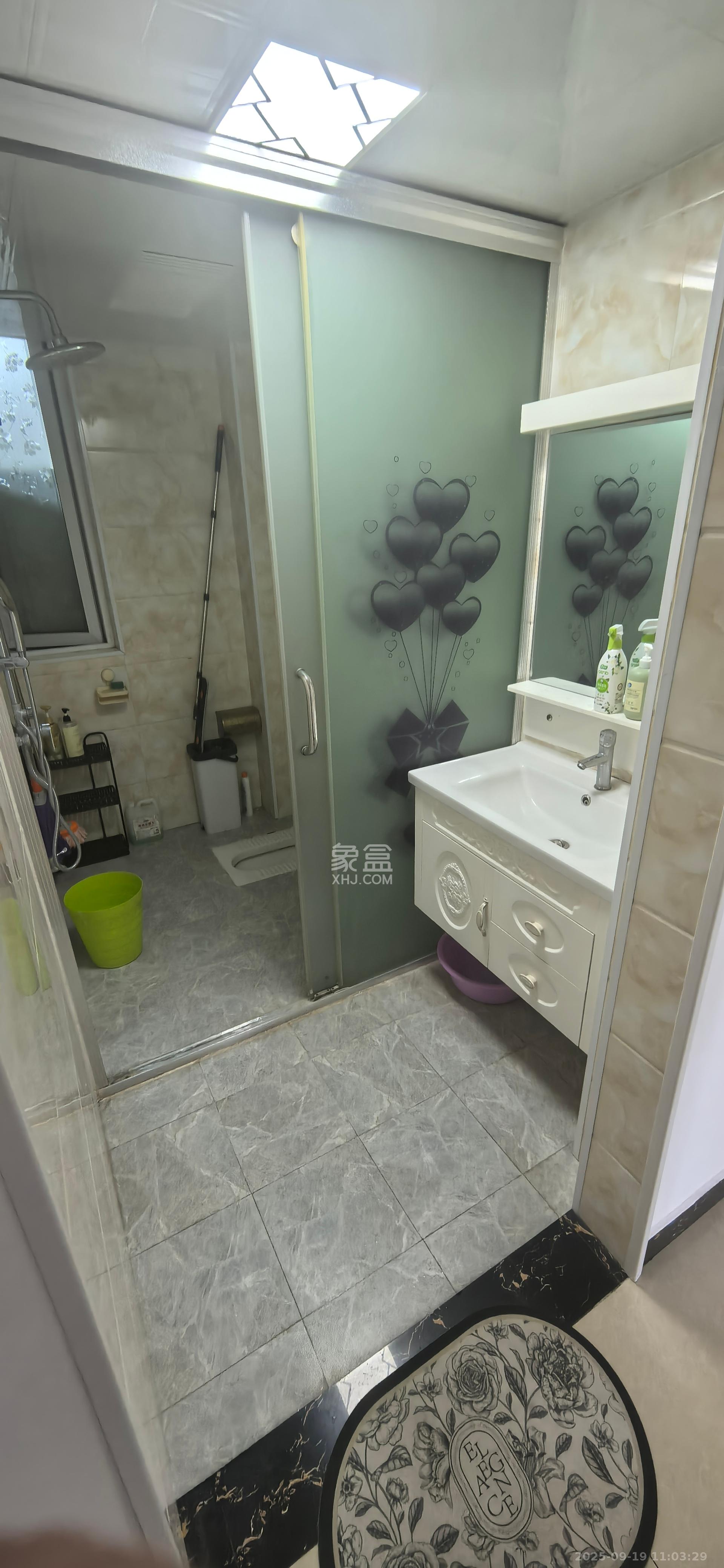 蓝光幸福满庭 3室2厅1卫 2000.0元/月 蓝光幸福满庭 3室2厅1卫 2000.0元/月室内图