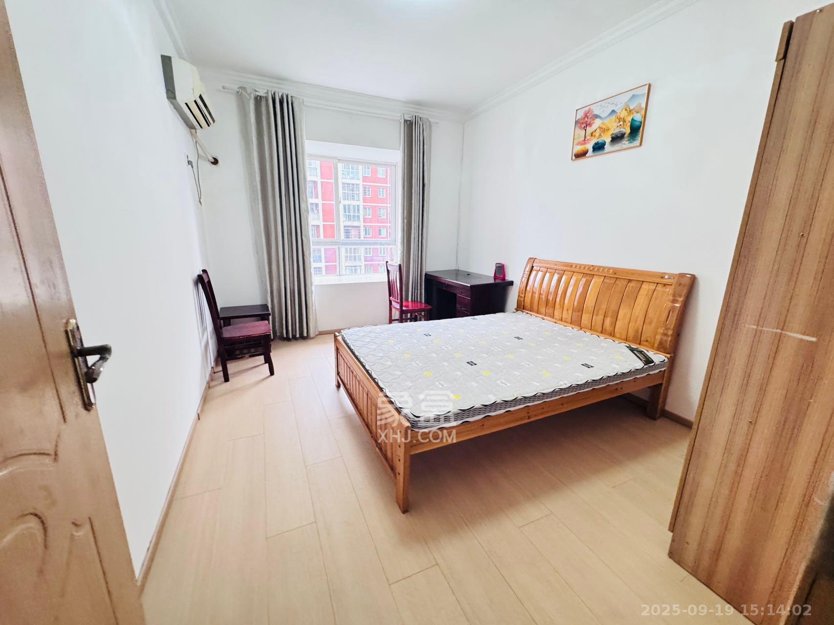 理工大学职工单位房青年汇  4室2厅1卫    2000.0元/月 理工大学职工单位房青年汇  4室2厅1卫    2000.0元/月