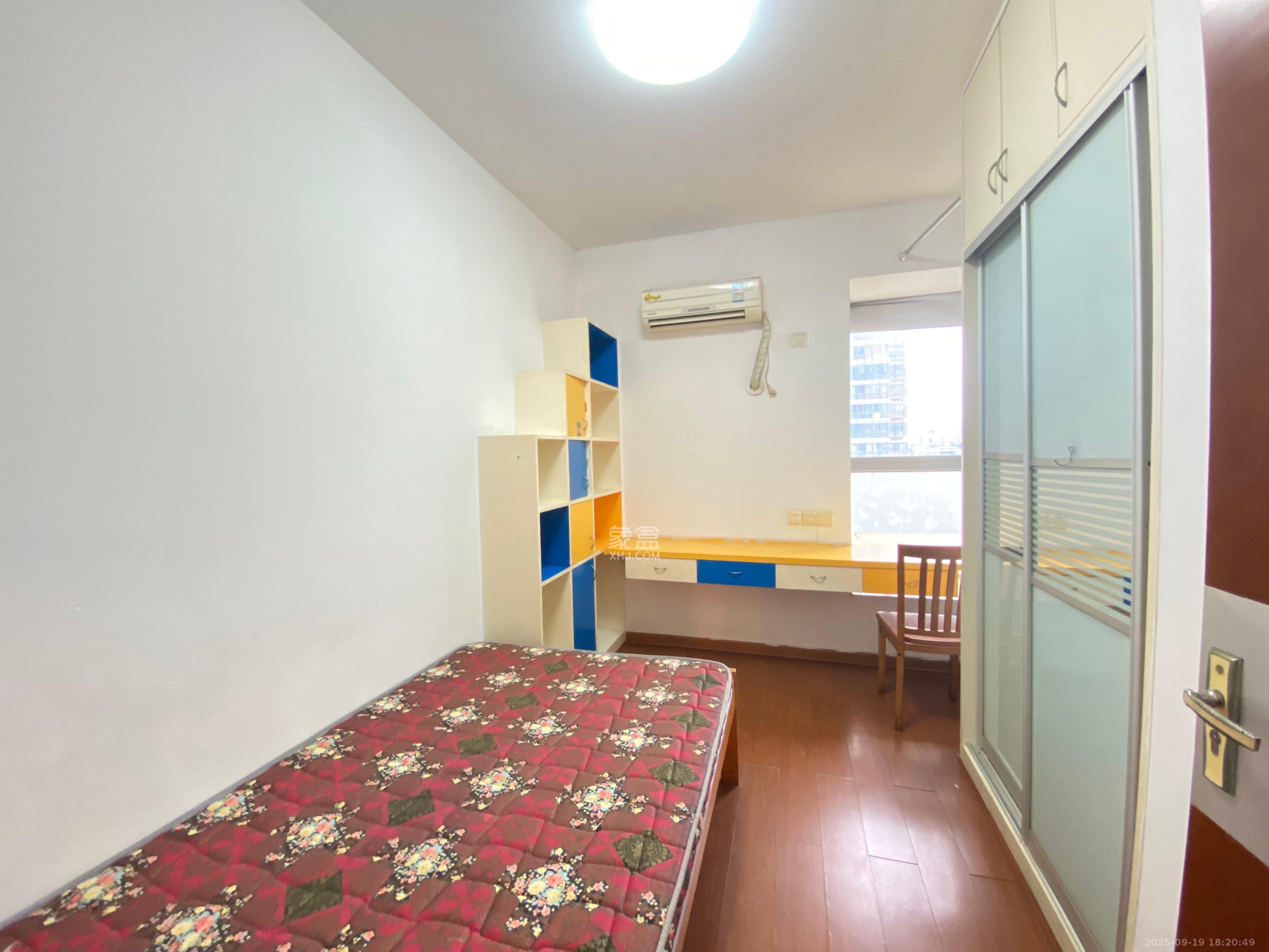 兴威新嘉园 3室2厅2卫 4000.0元/月 兴威新嘉园 3室2厅2卫 4000.0元/月室内图