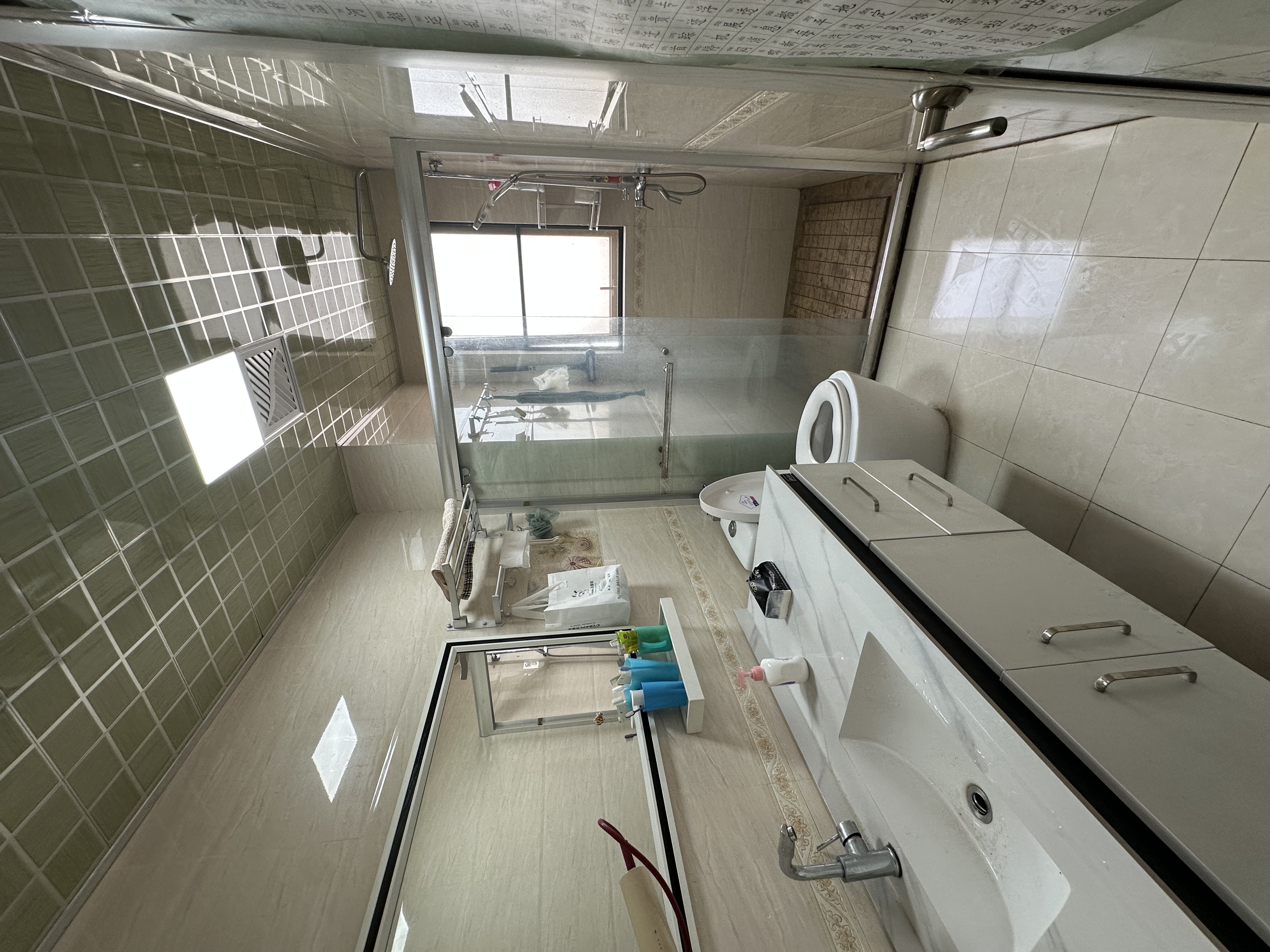 海阔天空-国瑞城二期(雅仕苑) 4室2厅2卫 5600.0元/月 海阔天空-国瑞城二期(雅仕苑) 4室2厅2卫 5600.0元/月室内图