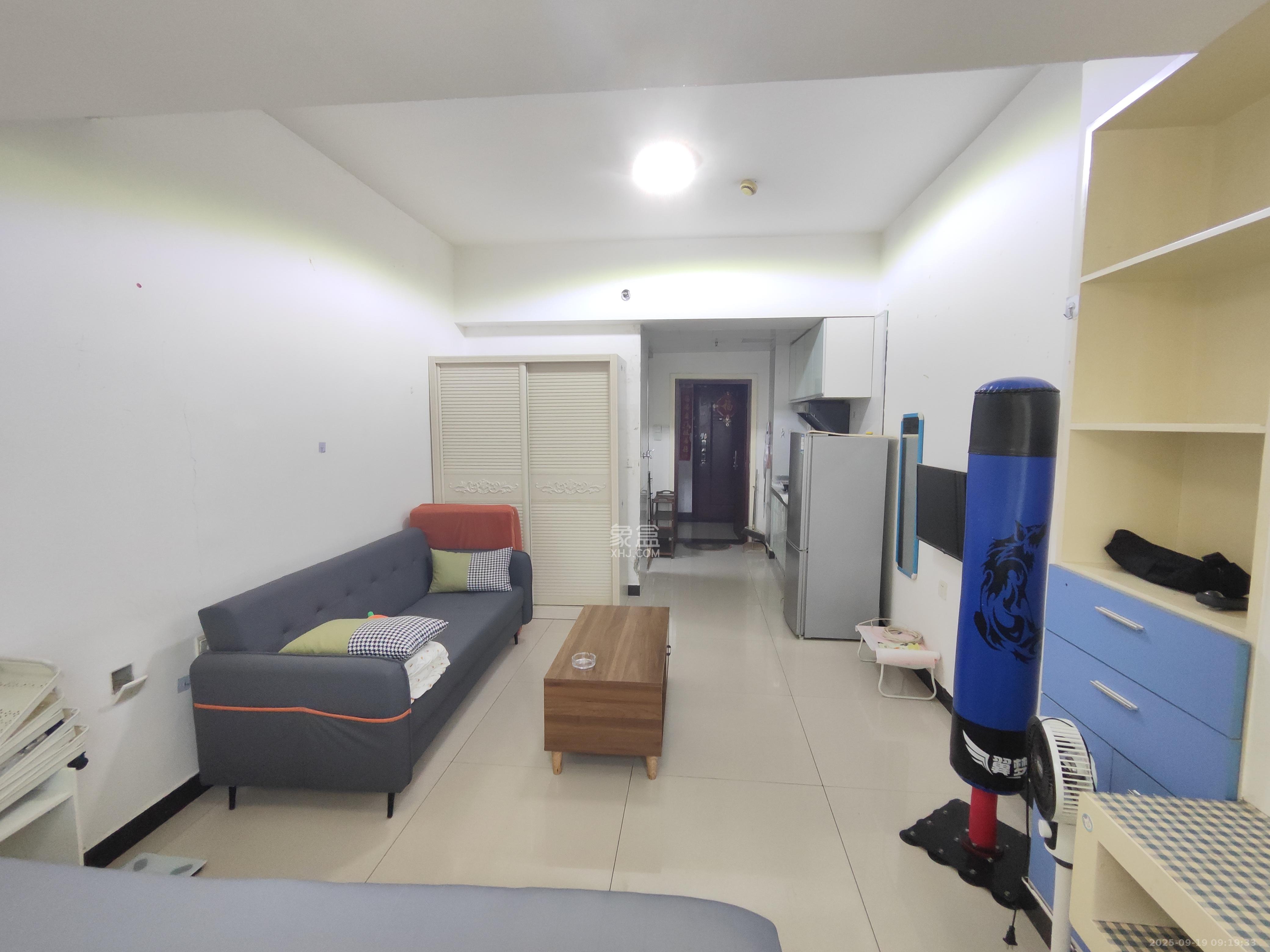 豪菲斯国际公寓(缤纷一季) 1室1厅1卫 1300.0元/月 豪菲斯国际公寓(缤纷一季) 1室1厅1卫 1300.0元/月室内图