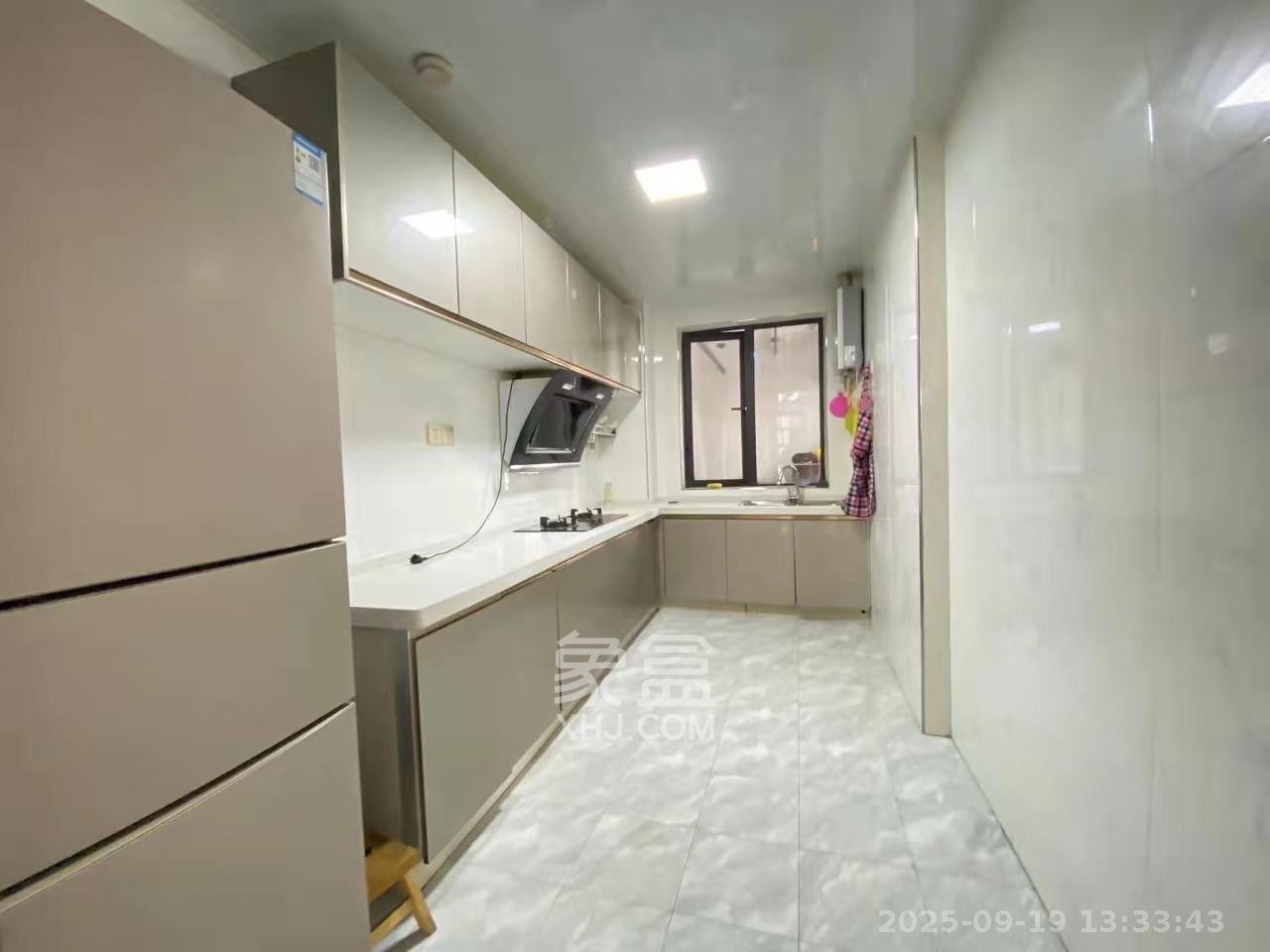 达美D6区 4室2厅2卫 4500.0元/月 达美D6区 4室2厅2卫 4500.0元/月室内图