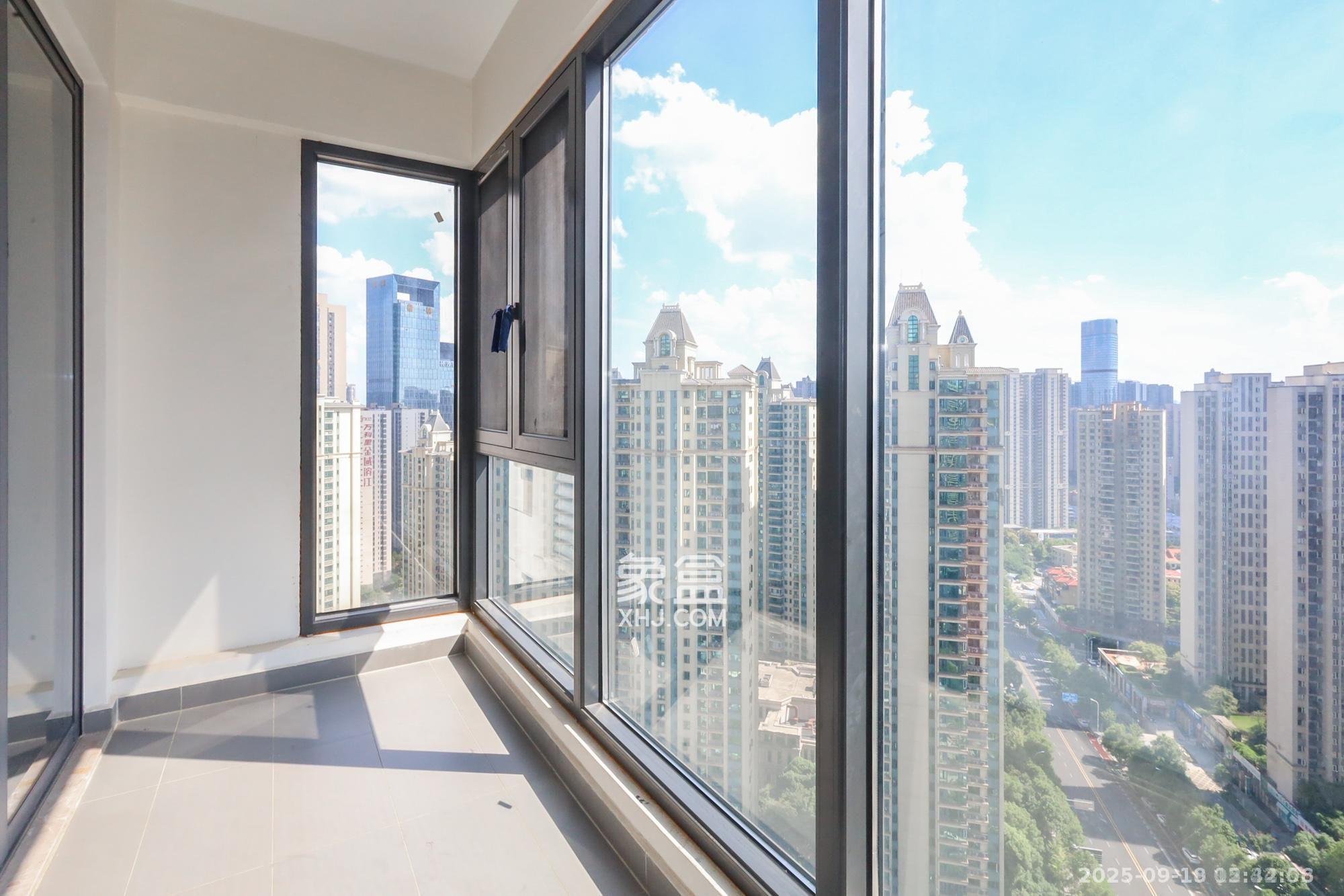 卓越中寰 3室2厅2卫 4600.0元/月 卓越中寰 3室2厅2卫 4600.0元/月室内图