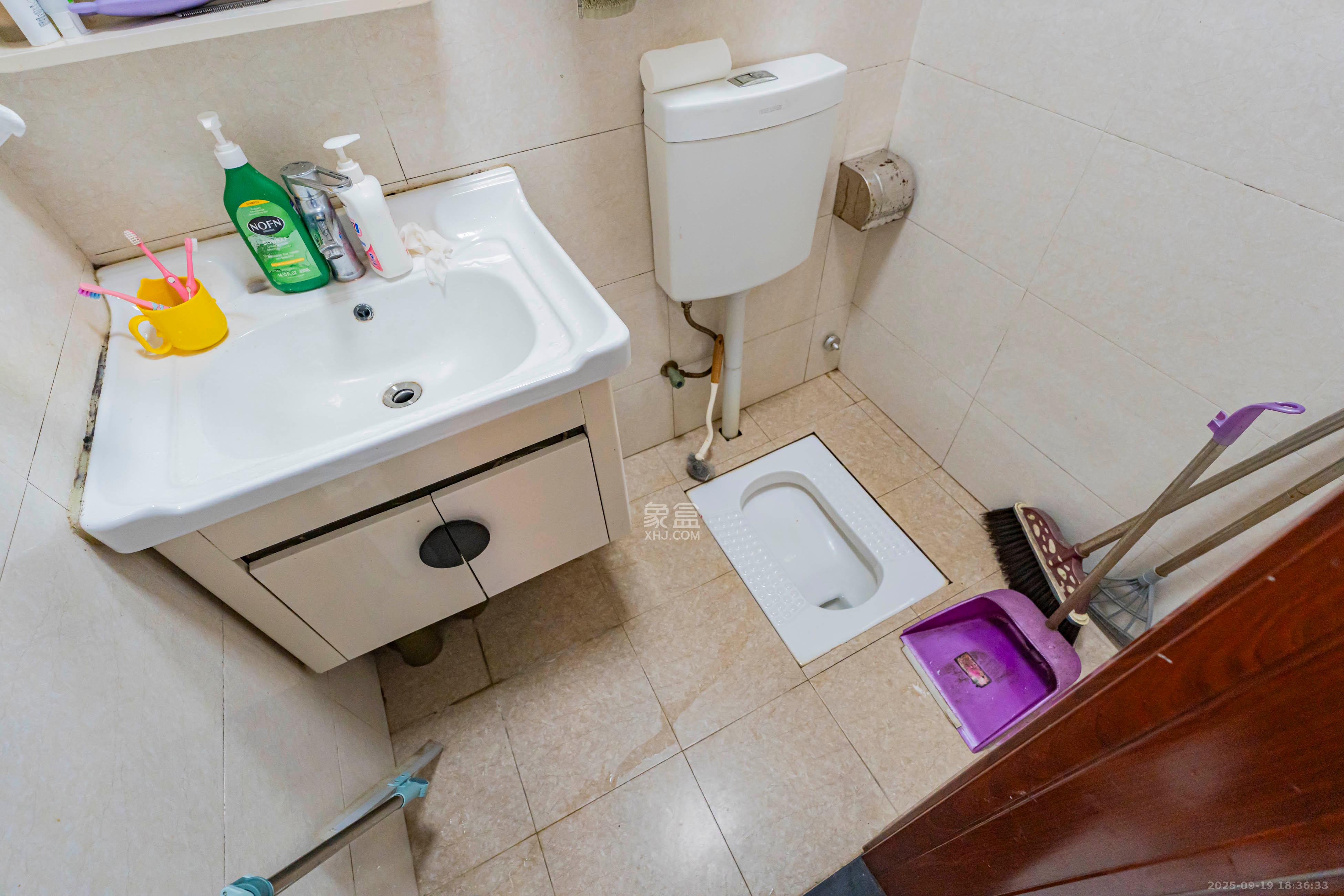 凯乐国际城  3室2厅1卫    120.0万 凯乐国际城  3室2厅1卫    120.0万卫生间