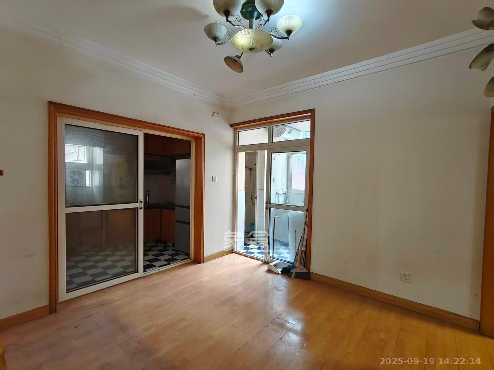 长沙理工大学侯家塘校区教职工宿舍 3室2厅1卫 2500.0元/月 长沙理工大学侯家塘校区教职工宿舍 3室2厅1卫 2500.0元/月室内图