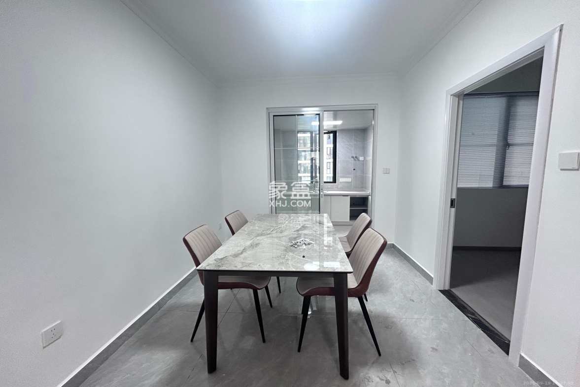润和翰文府 4室2厅2卫 3000.0元/月 润和翰文府 4室2厅2卫 3000.0元/月室内图