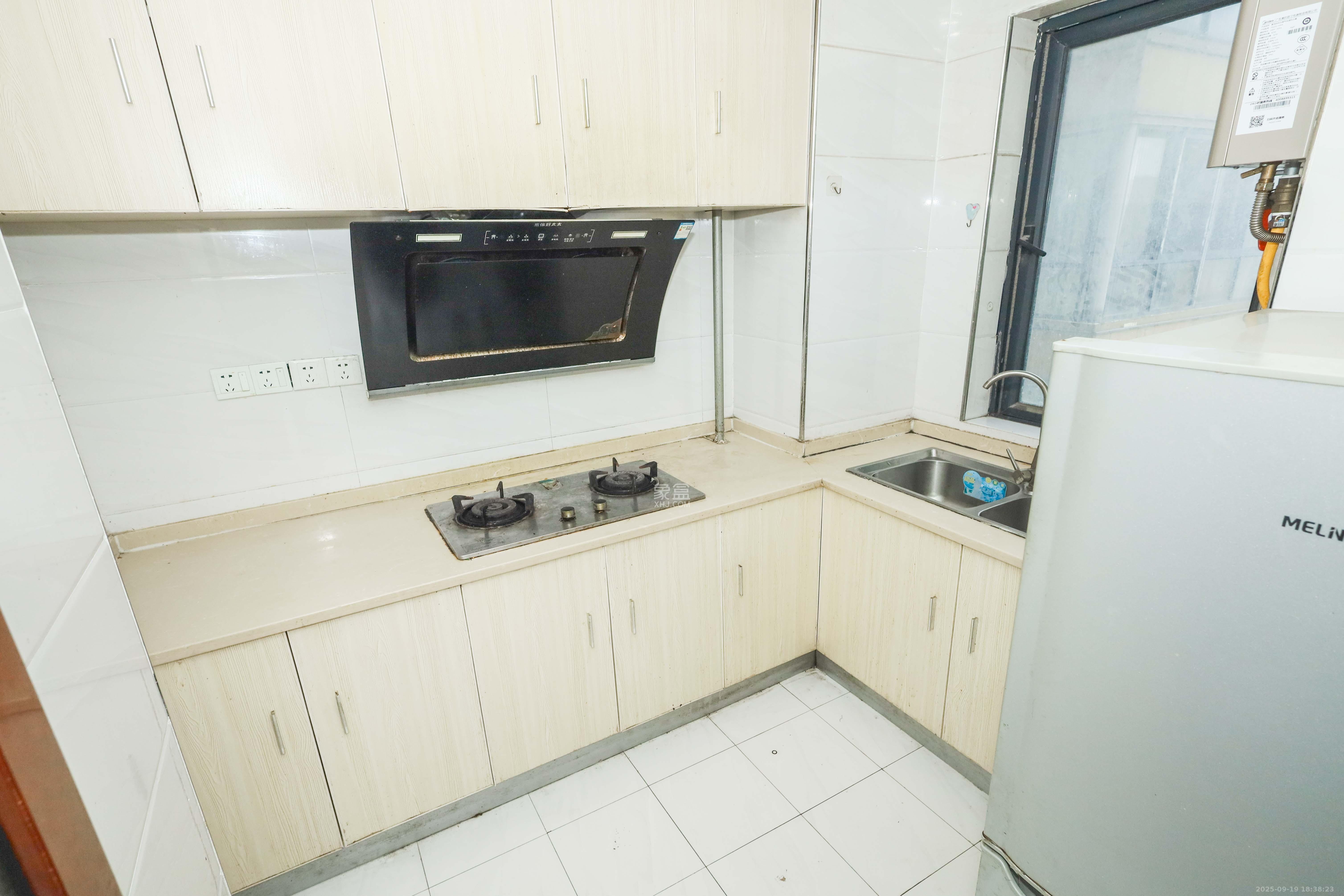 好莱城(弘德西街)  3室2厅1卫    72.8万 好莱城(弘德西街)  3室2厅1卫    72.8万厨房