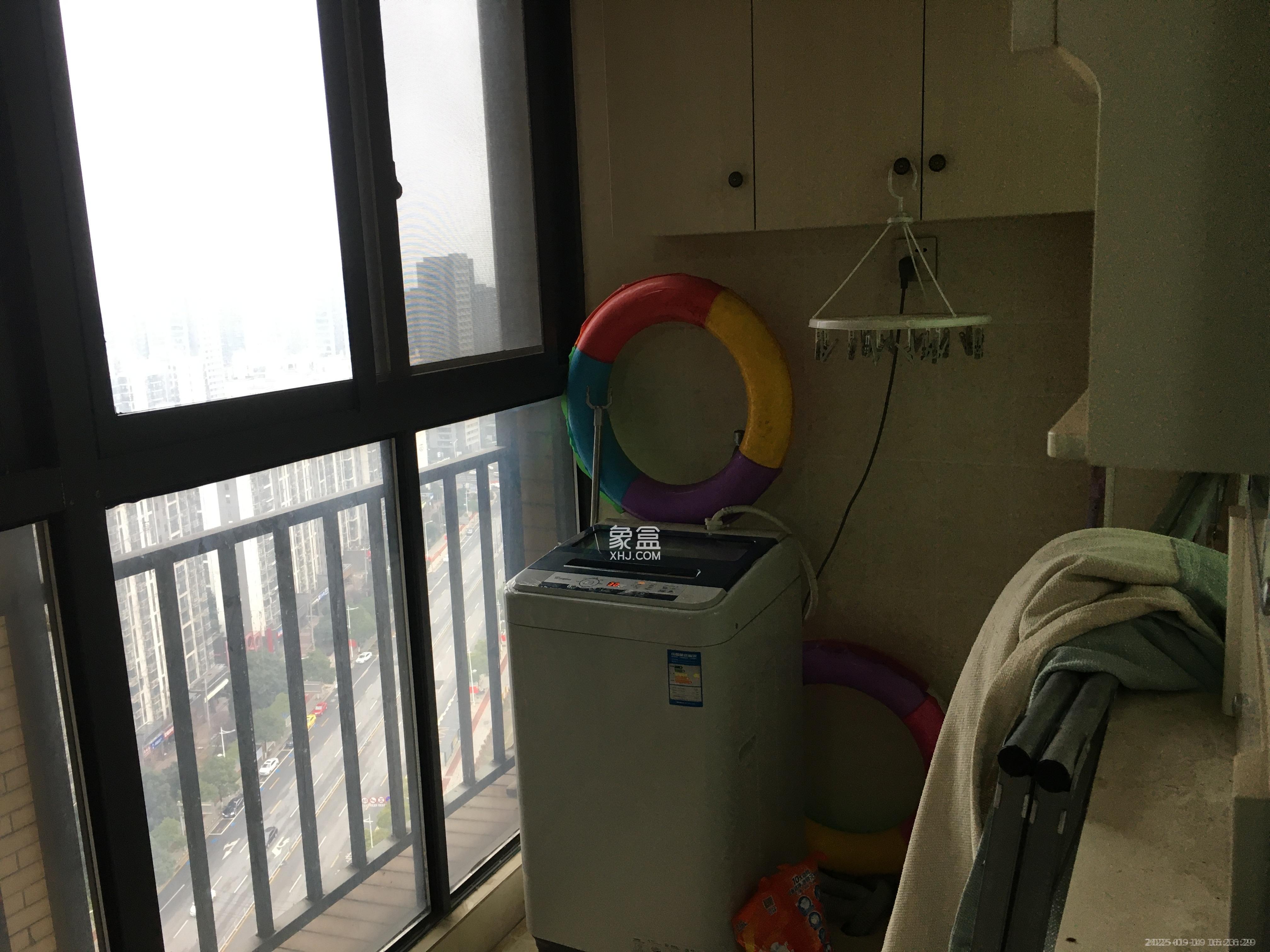 鑫远御文台一期 3室2厅1卫 2500.0元/月 鑫远御文台一期 3室2厅1卫 2500.0元/月室内图