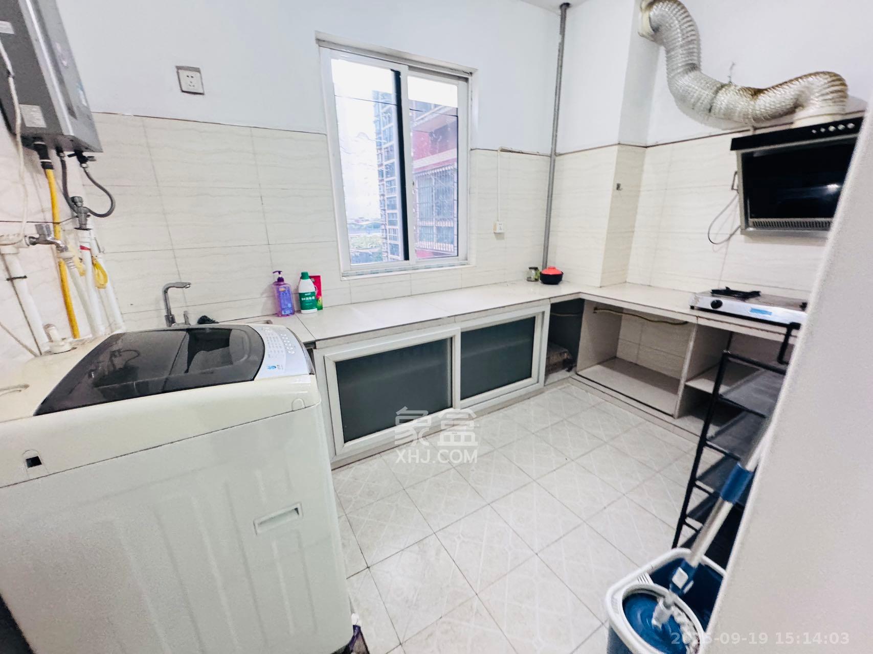 理工大学职工单位房青年汇  4室2厅1卫    2000.0元/月室内图