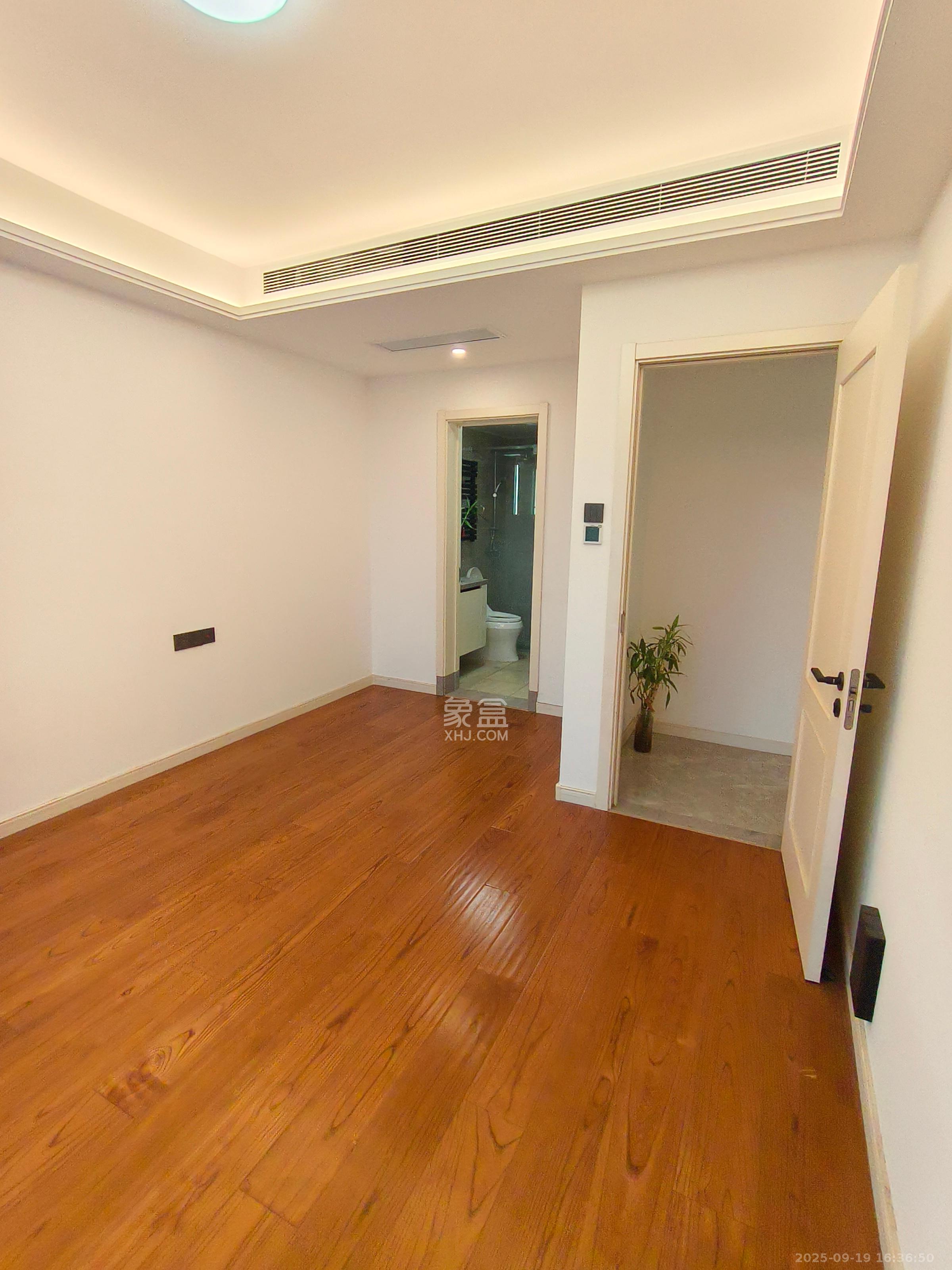 万科金色梦想B区 4室2厅2卫 3200.0元/月 万科金色梦想B区 4室2厅2卫 3200.0元/月室内图