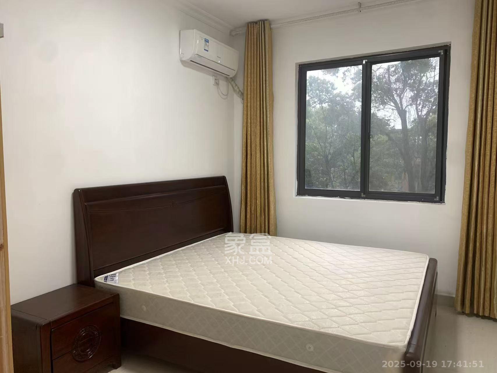 山水嘉园 4室2厅1卫 2000.0元/月 山水嘉园 4室2厅1卫 2000.0元/月室内图