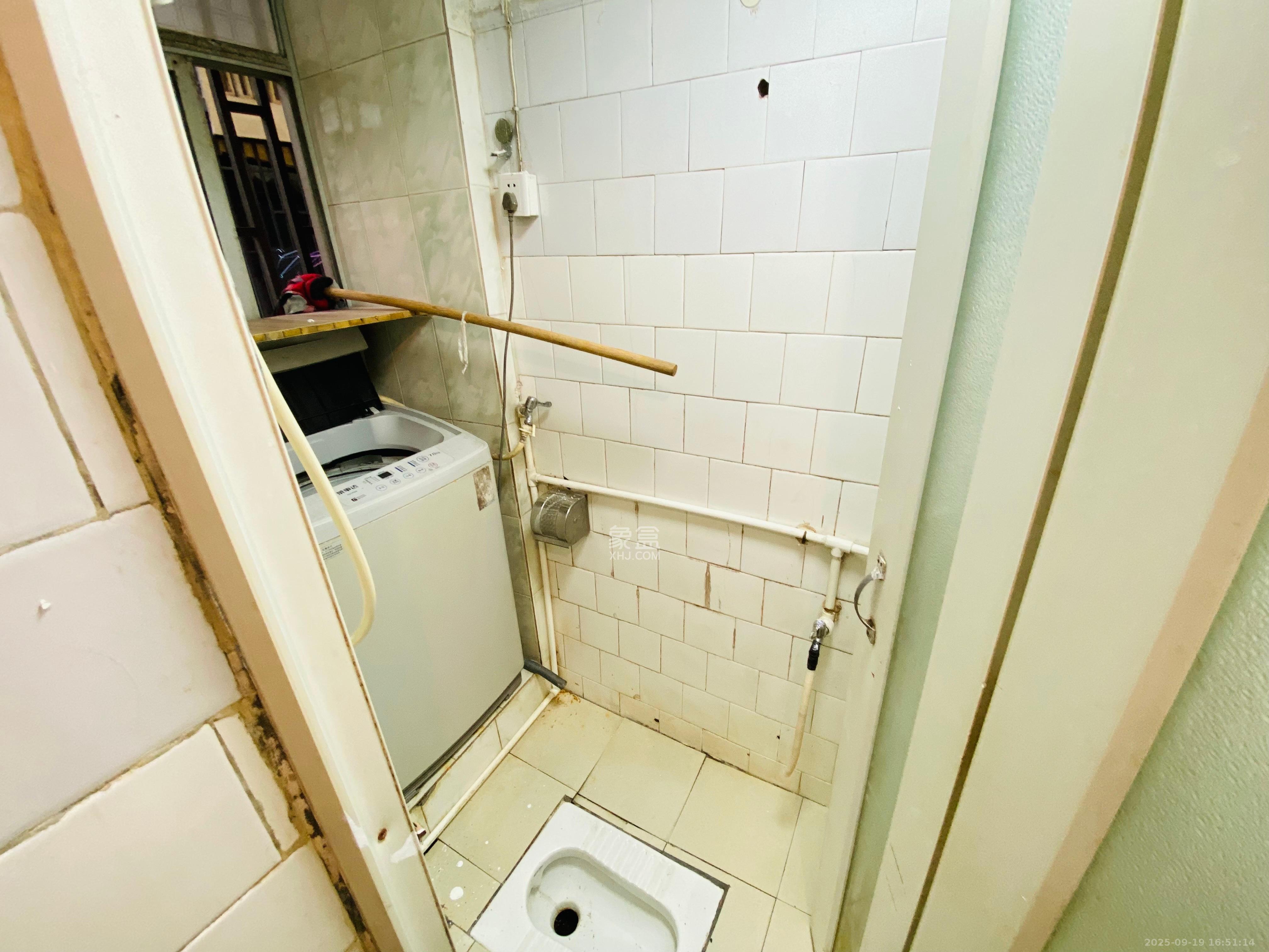 人民西路散盘  3室1厅1卫    2900.0元/月室内图