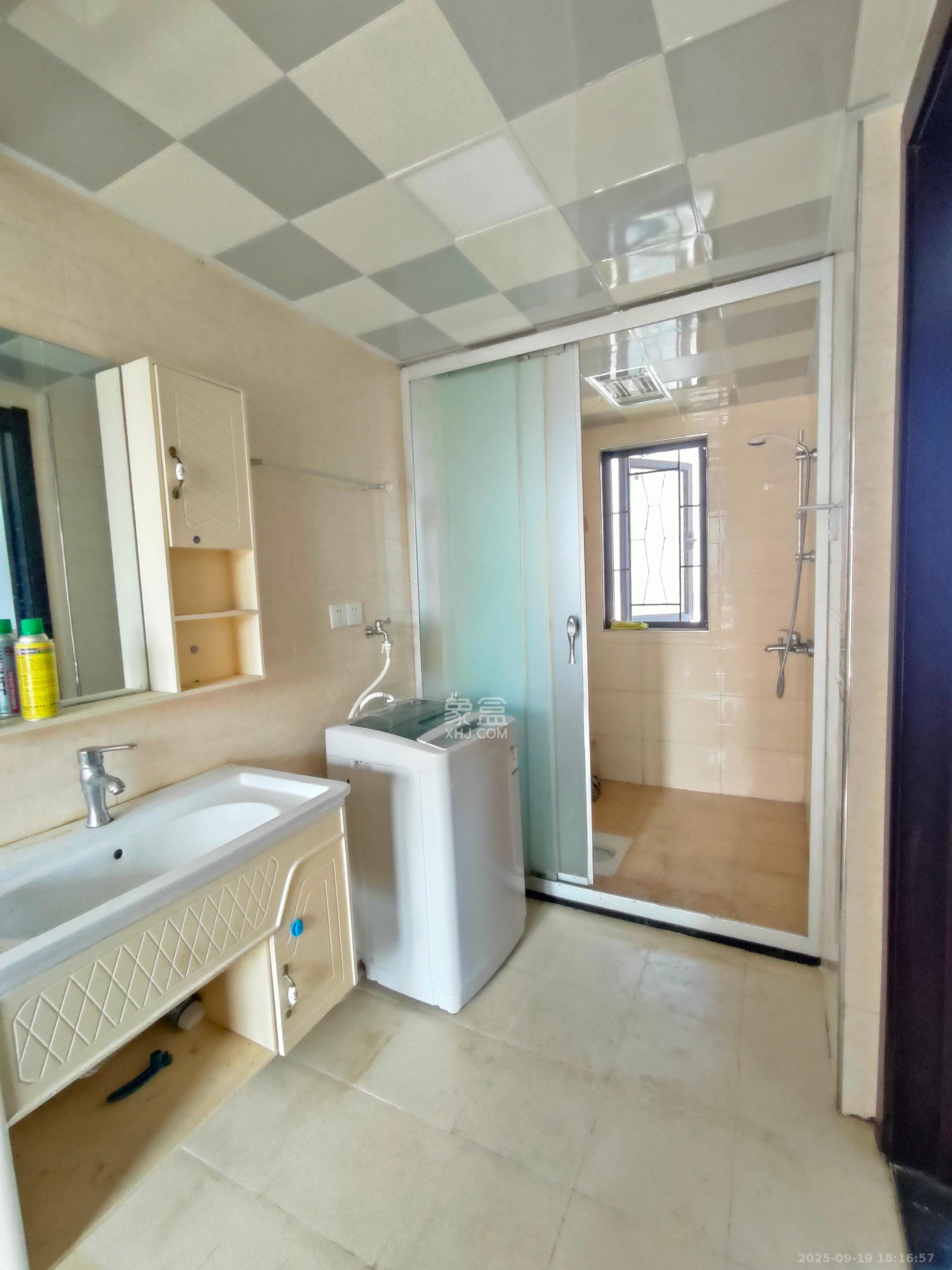 长房时代城  3室2厅1卫    2300.0元/月室内图