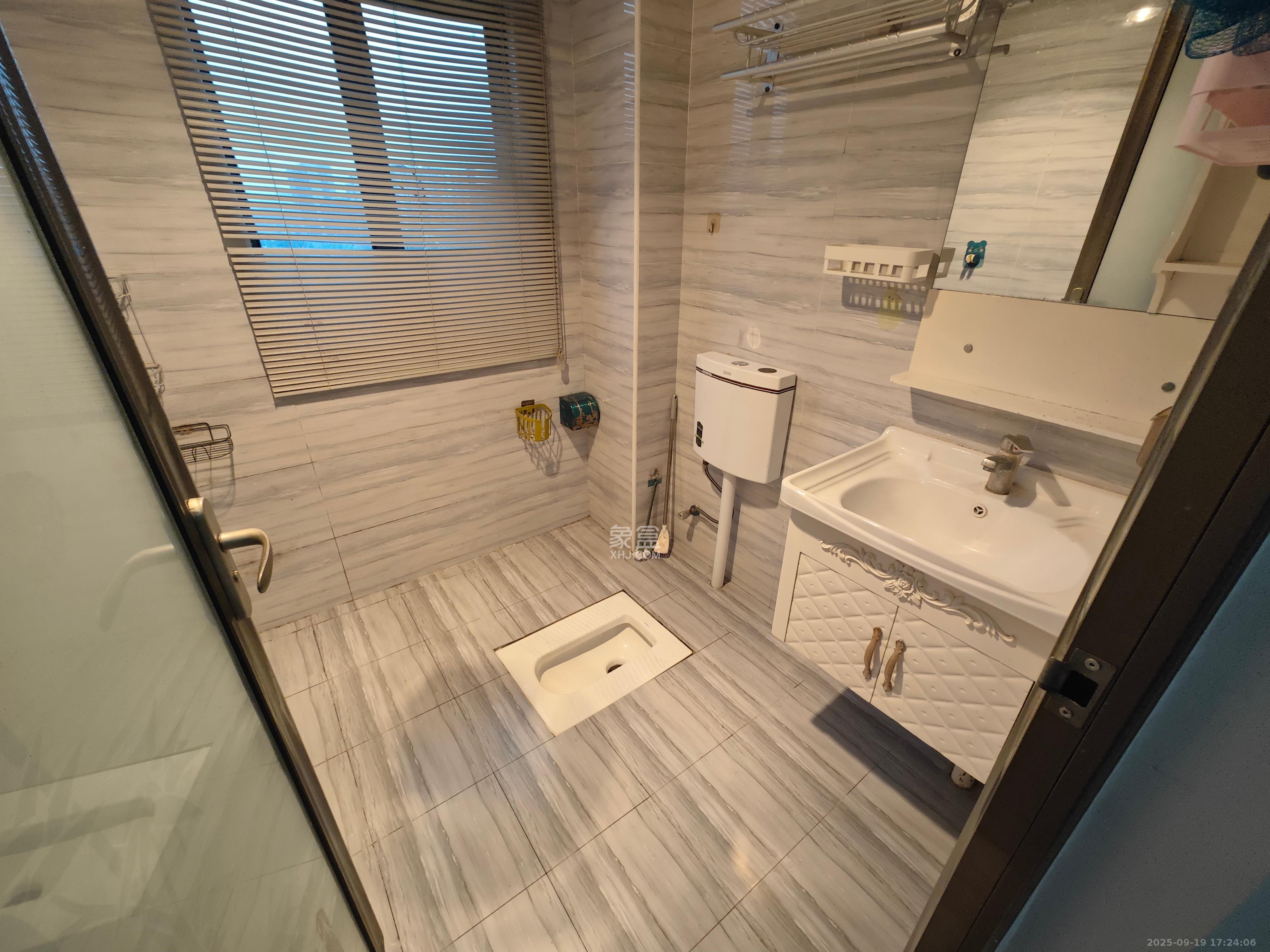 杜鹃文苑 2室2厅1卫 1800.0元/月 杜鹃文苑 2室2厅1卫 1800.0元/月室内图