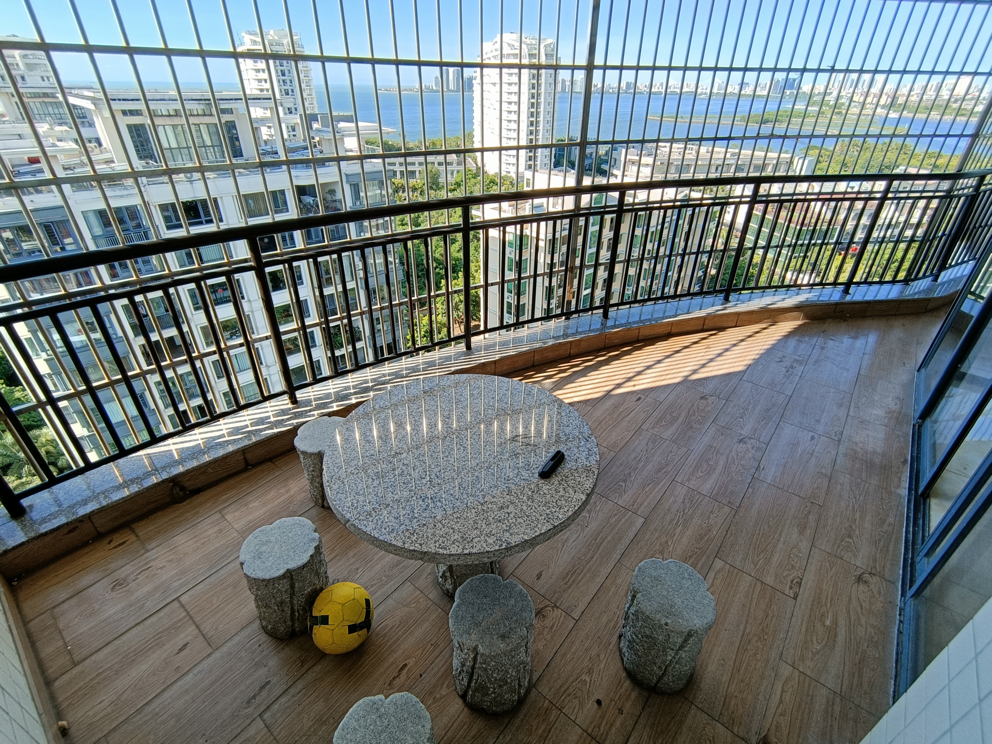 瀛寰名仕苑 3室2厅2卫 3500.0元/月 瀛寰名仕苑 3室2厅2卫 3500.0元/月室内图