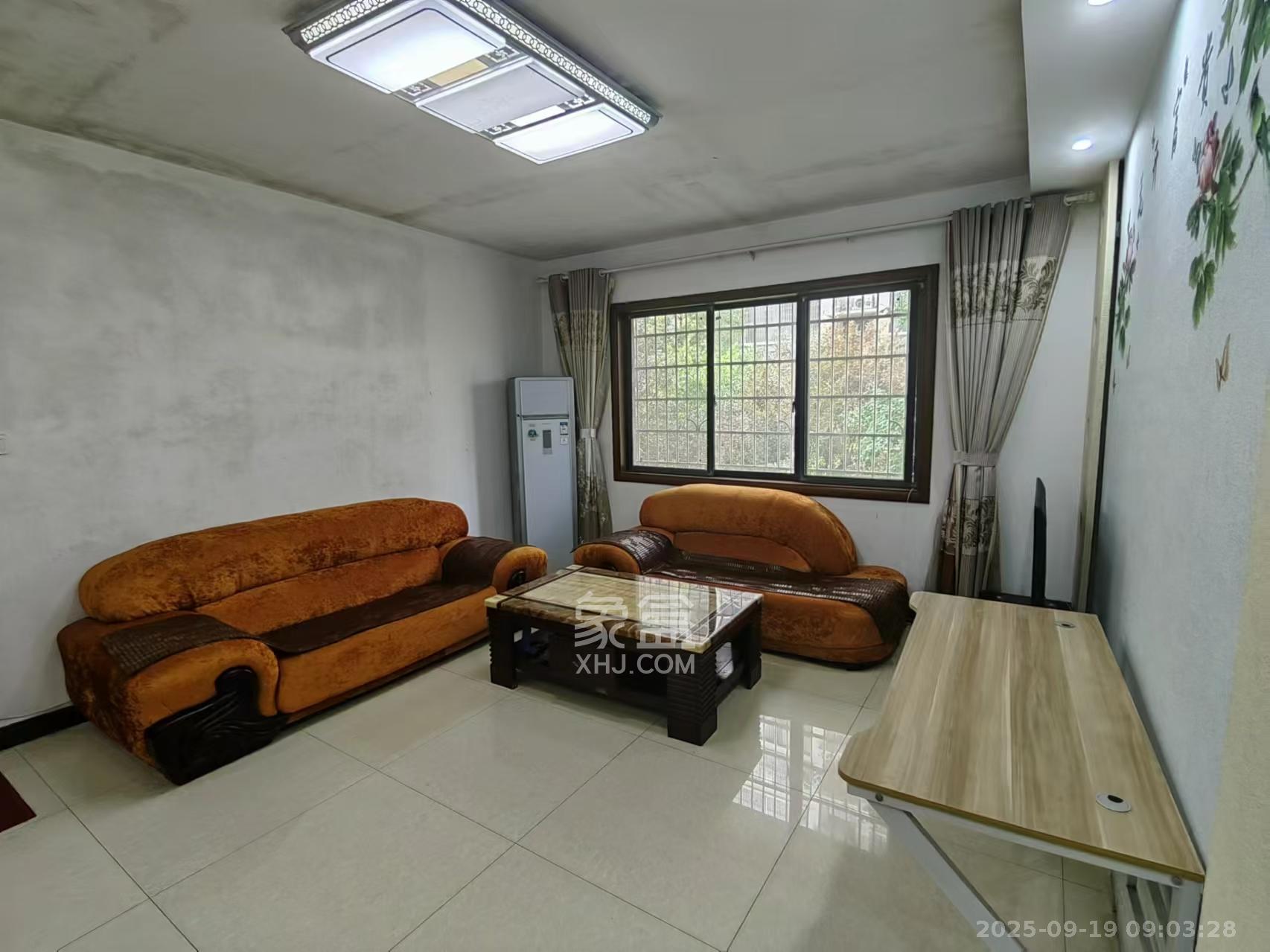 世纪桃花苑 2室1厅1卫 1500.0元/月 世纪桃花苑 2室1厅1卫 1500.0元/月室内图