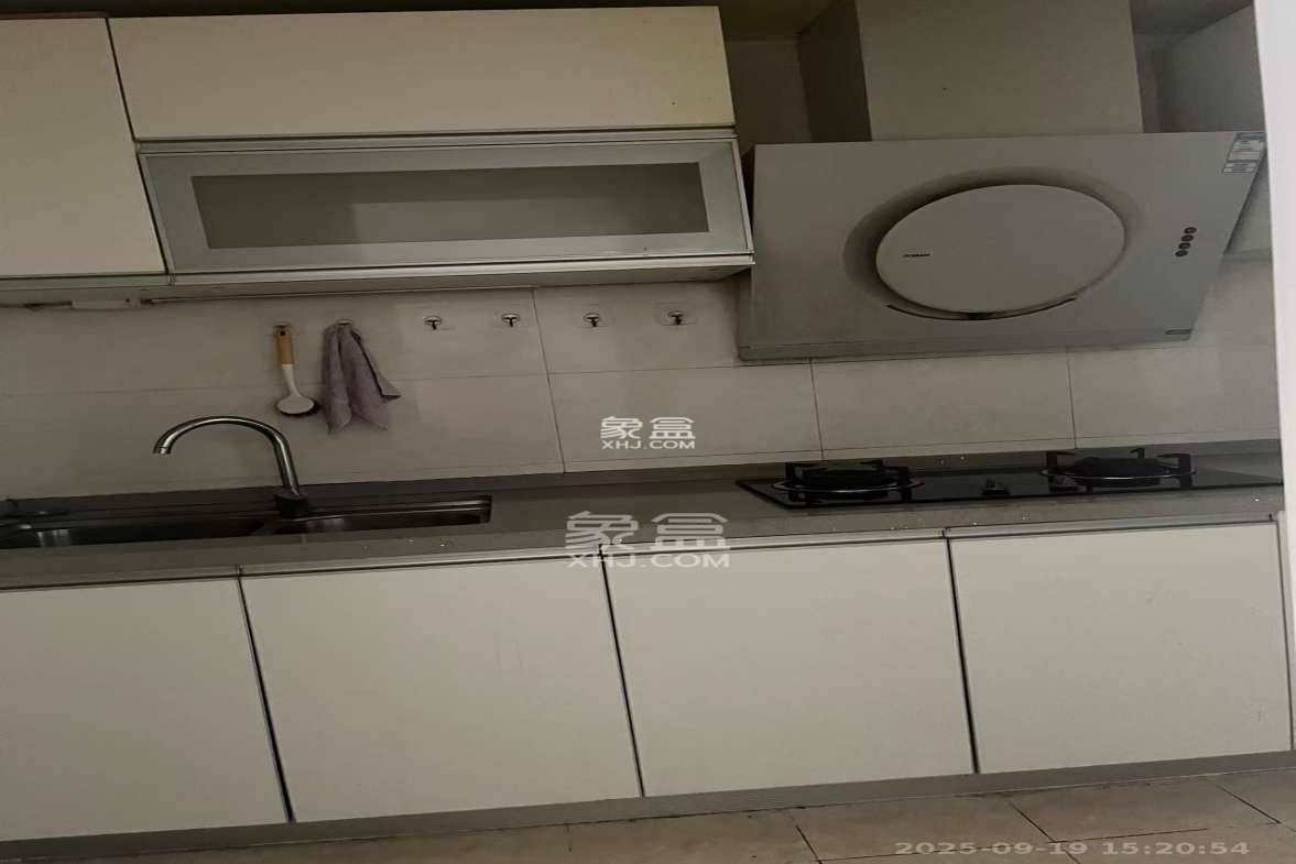 米兰春天 3室2厅1卫 1800.0元/月 米兰春天 3室2厅1卫 1800.0元/月室内图