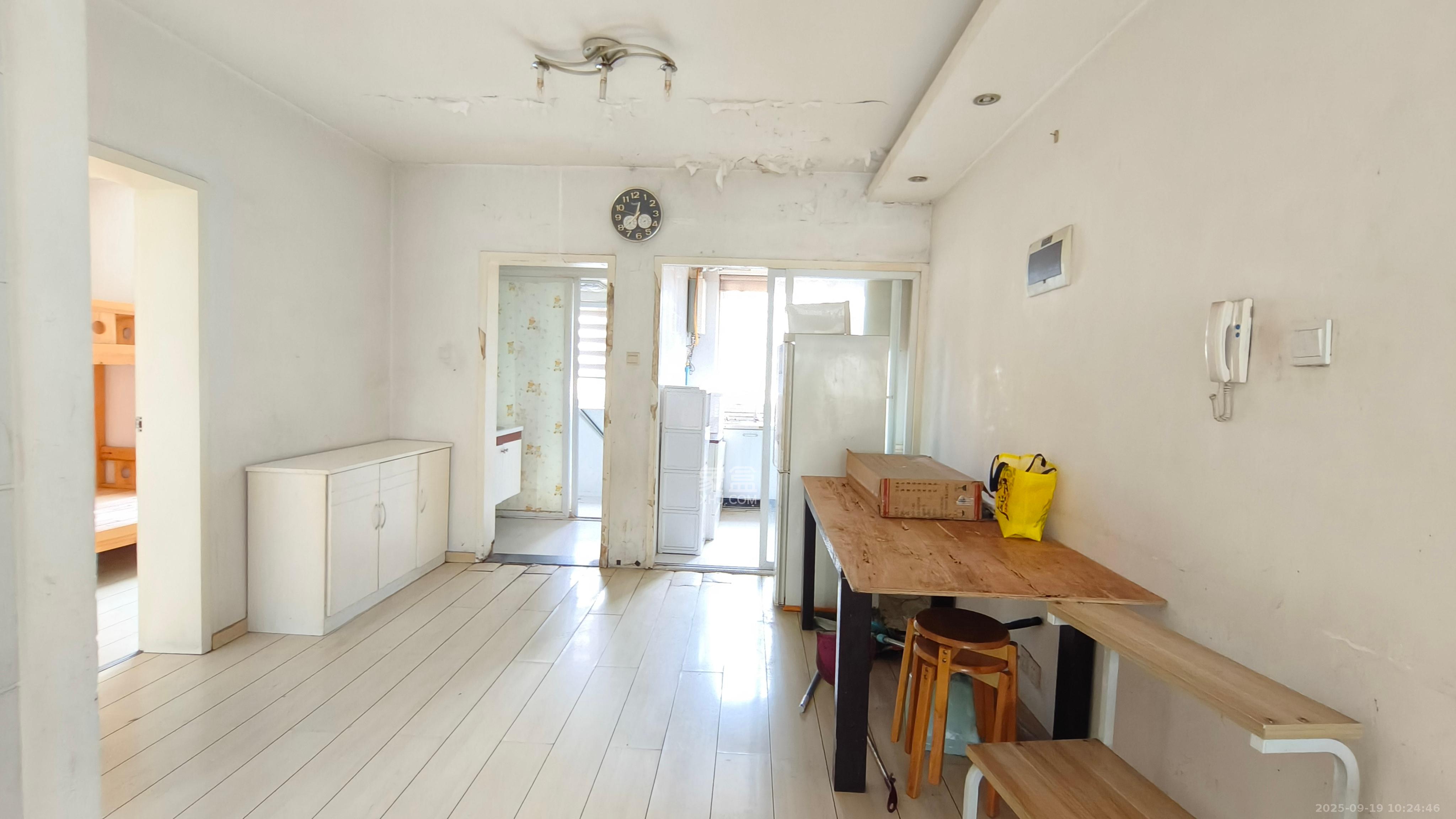 德润园  3室2厅1卫    1800.0元/月室内图