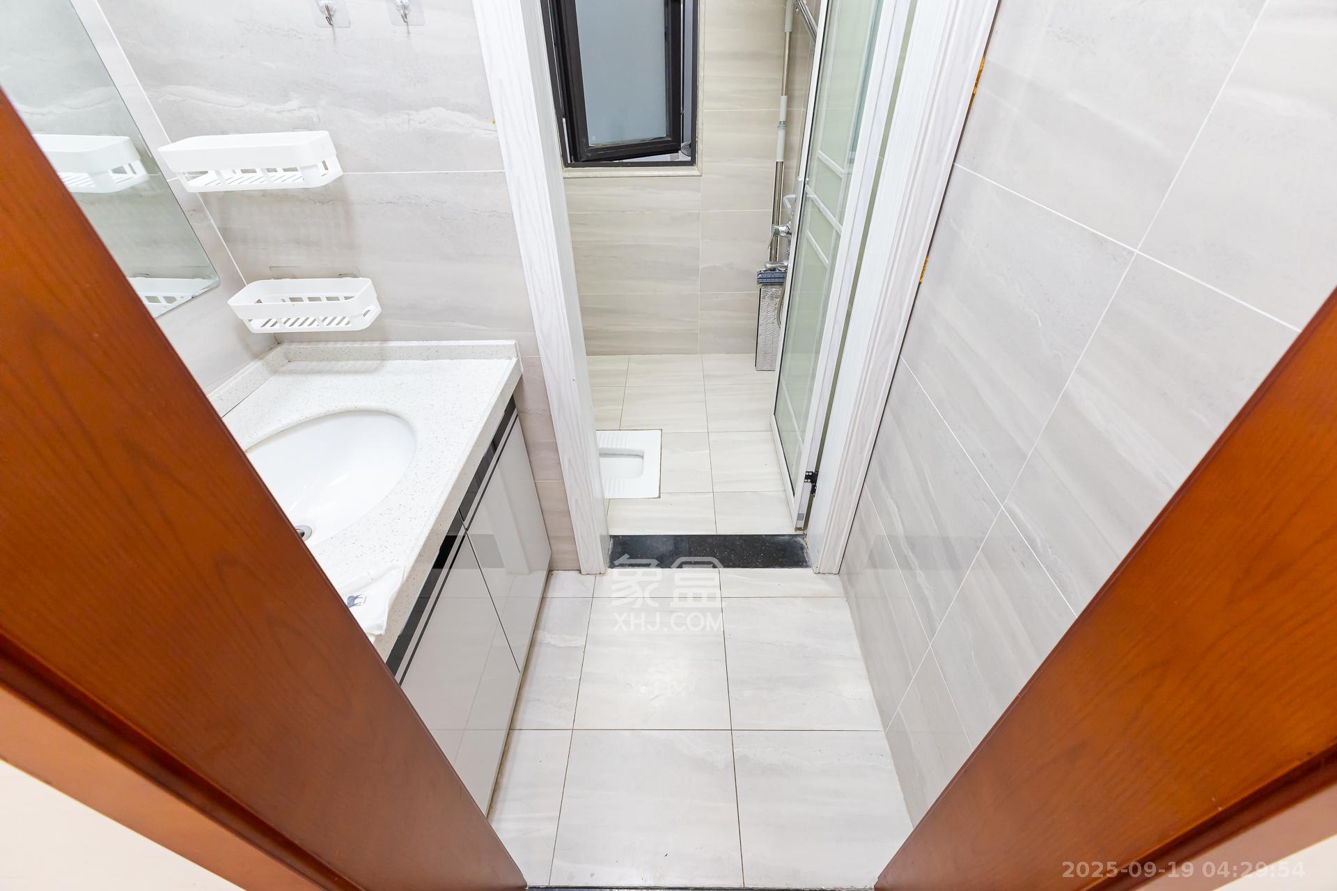 勤诚达境界城 3室2厅2卫 89.0万 勤诚达境界城 3室2厅2卫 89.0万卫生间