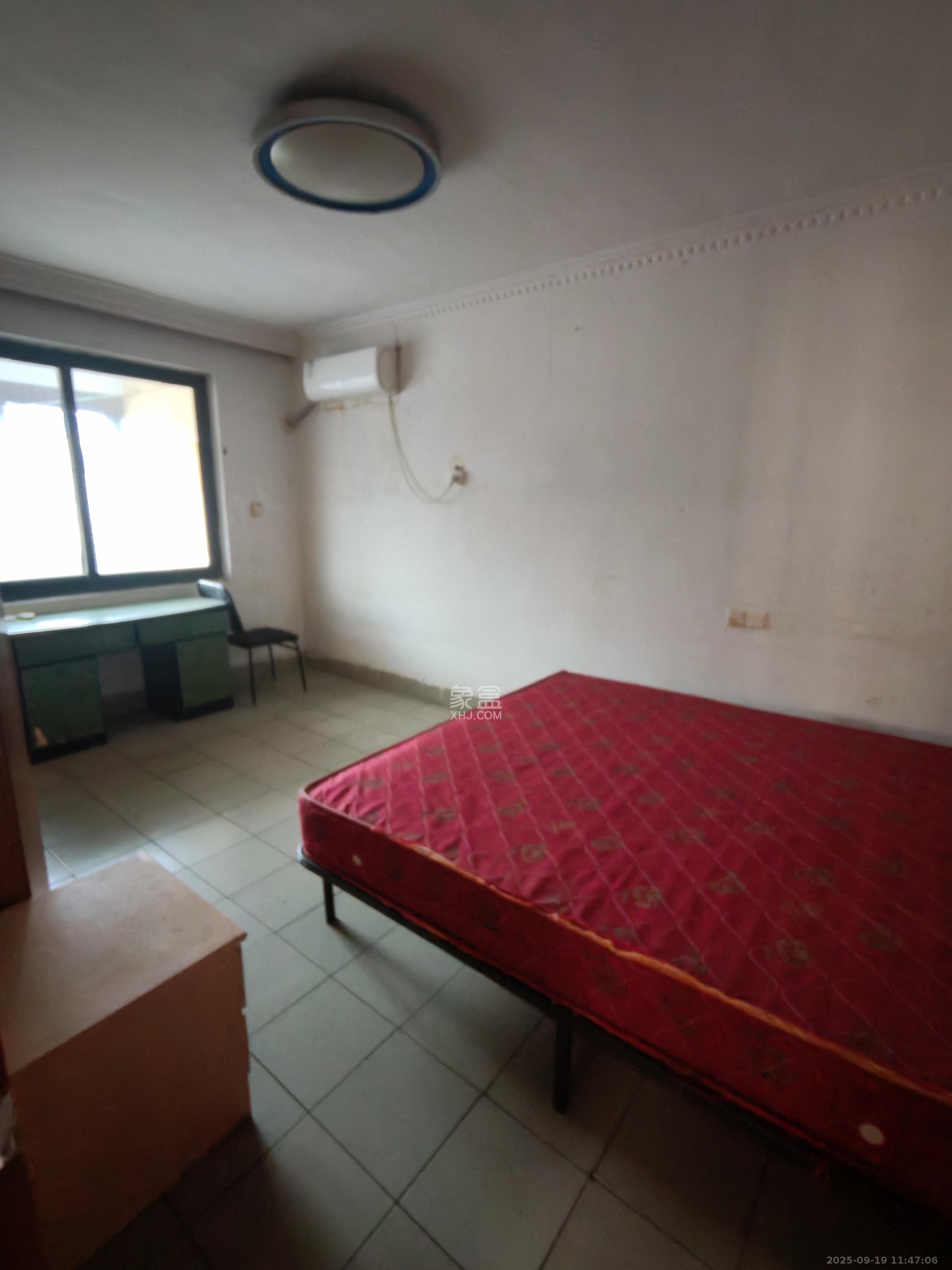 桐荫里社区  3室1厅1卫    1800.0元/月室内图