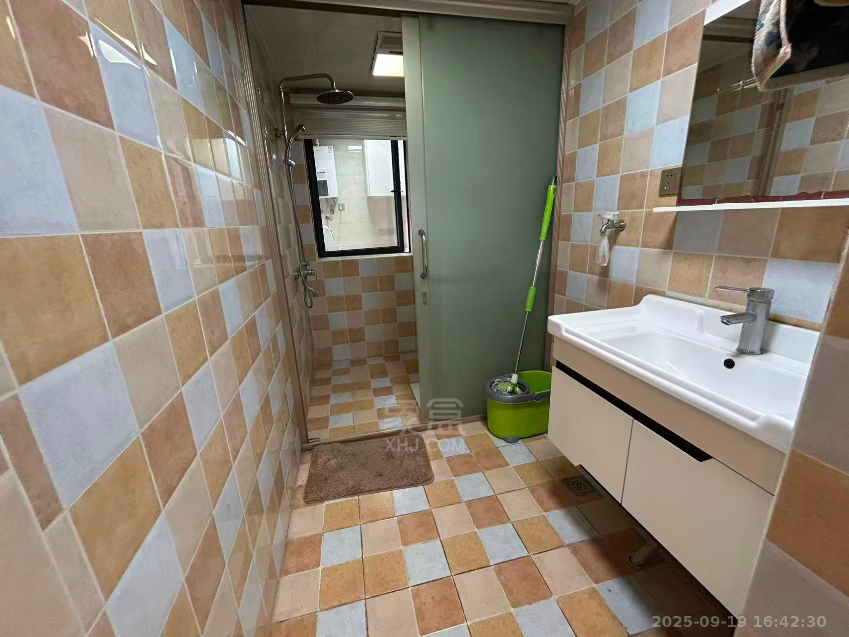 中建御山和苑 3室2厅2卫 2300.0元/月 中建御山和苑 3室2厅2卫 2300.0元/月室内图