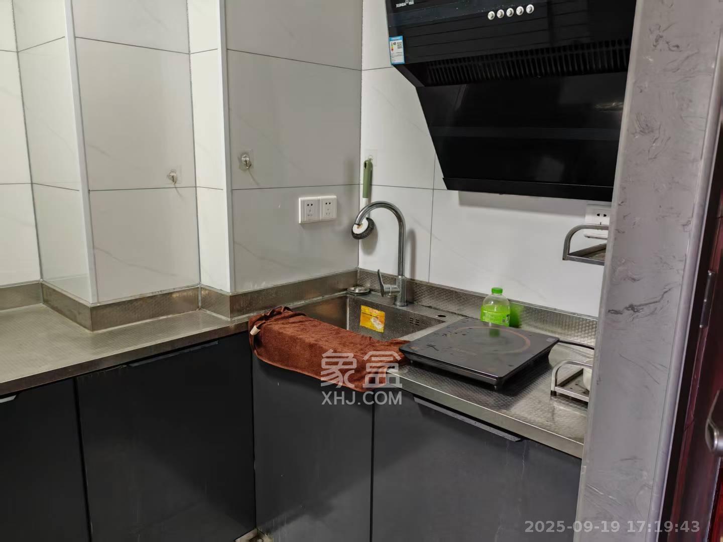 梅溪湖家居建材城 1室1厅1卫 1400.0元/月 梅溪湖家居建材城 1室1厅1卫 1400.0元/月室内图