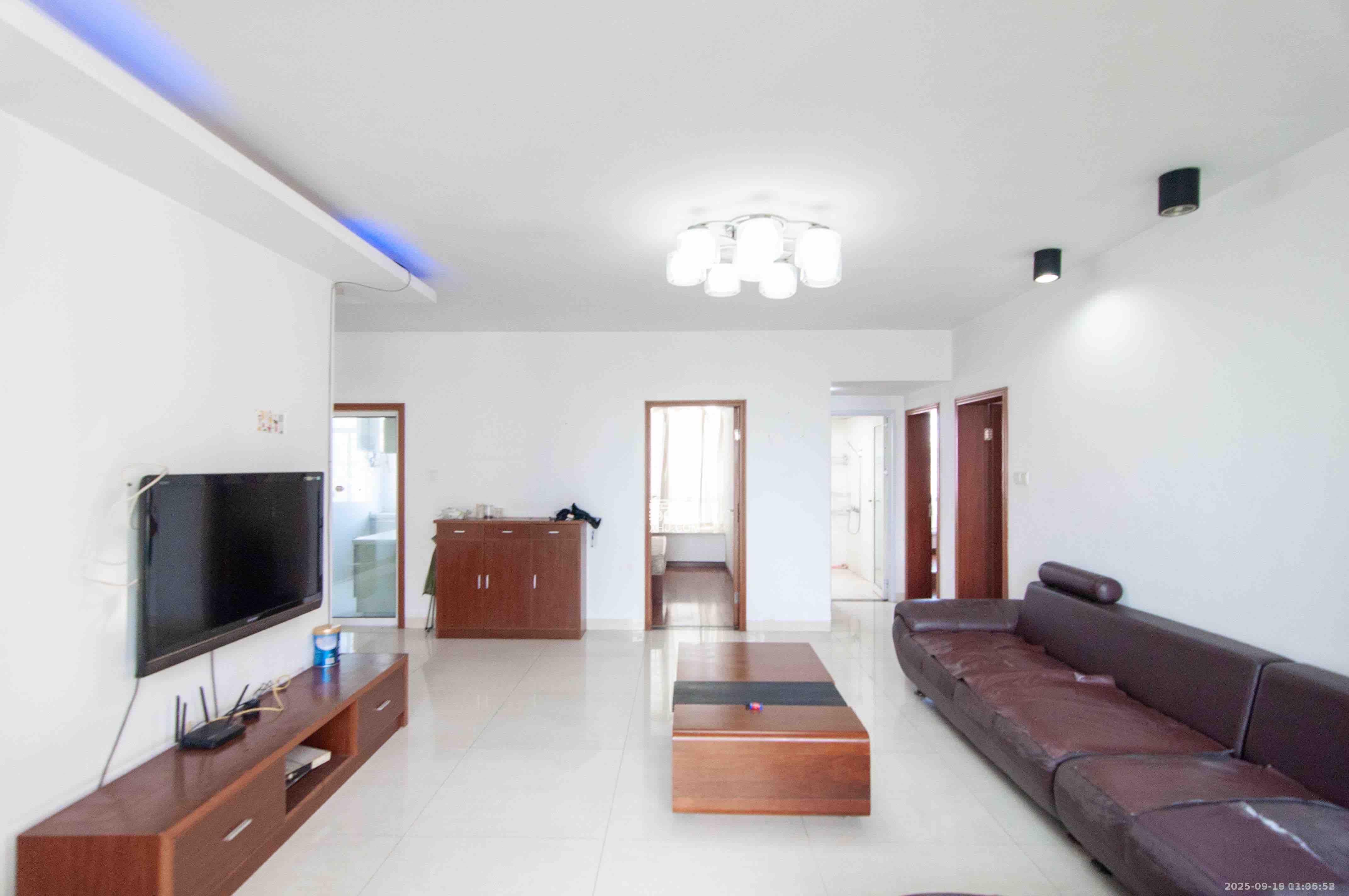 湘麓国际 3室2厅2卫 2600.0元/月 湘麓国际 3室2厅2卫 2600.0元/月室内图