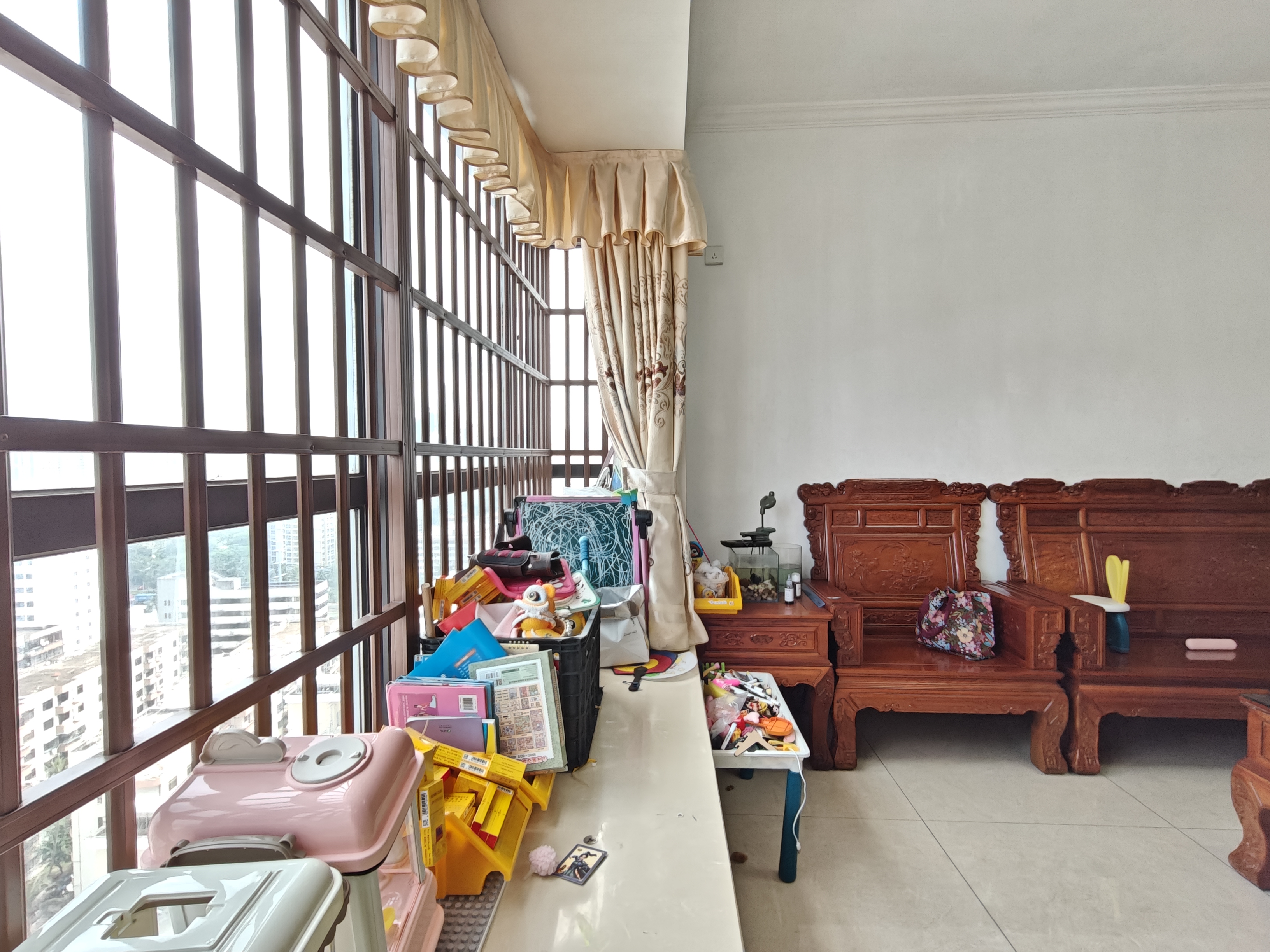 海悦东方 2室2厅1卫 155.0万 海悦东方 2室2厅1卫 155.0万客厅