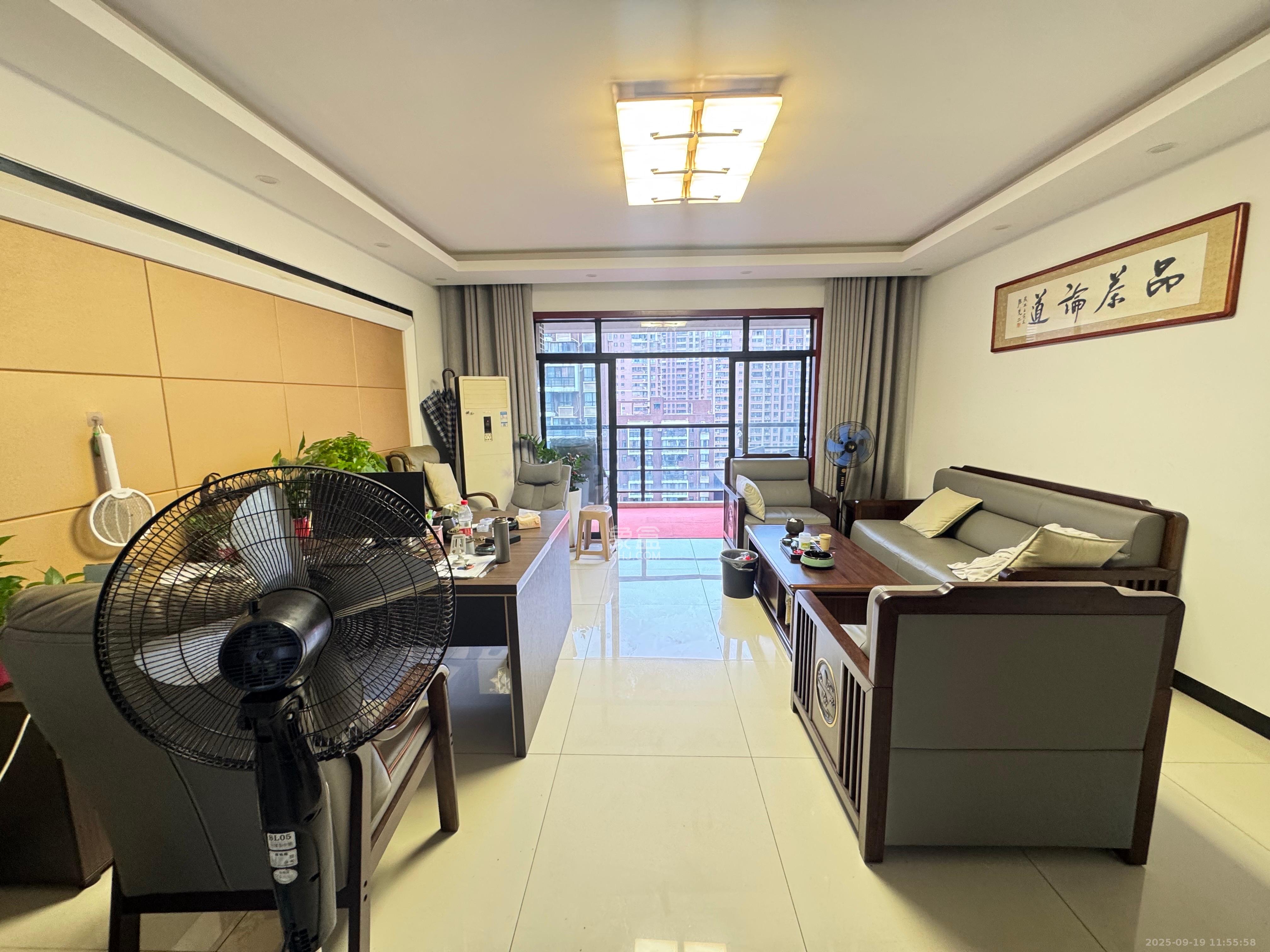 鑫远湘府华城 5室2厅2卫 5000.00元/月 鑫远湘府华城 5室2厅2卫 5000.00元/月室内图