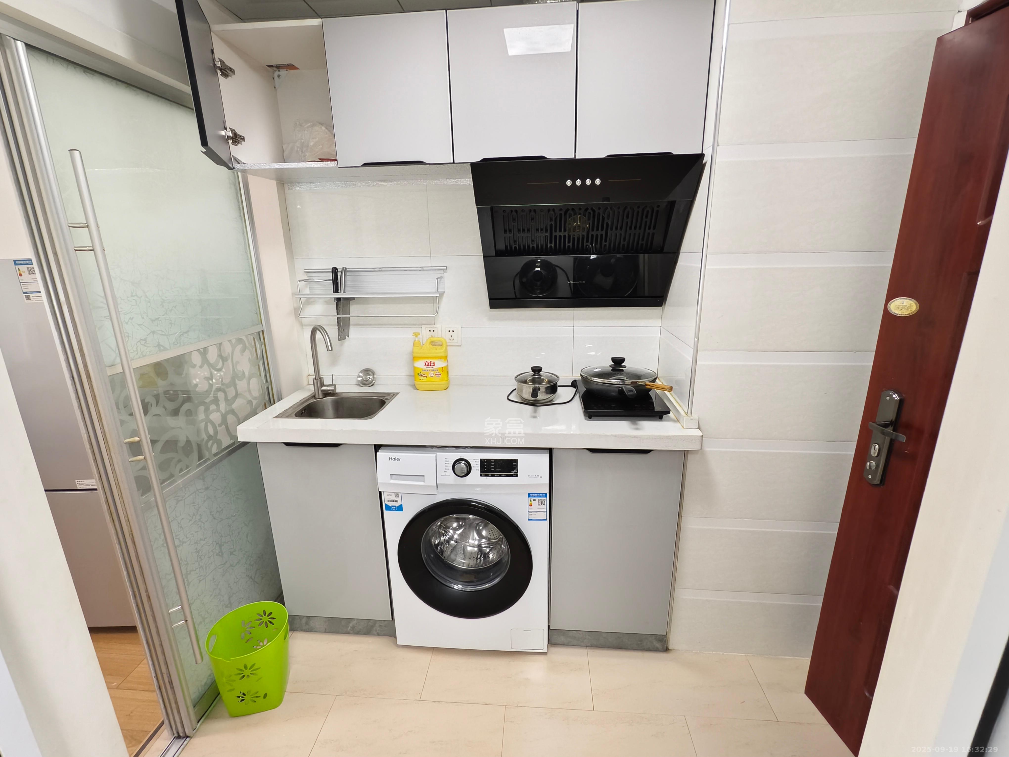 名富公寓  1室1厅1卫    1500.0元/月室内图