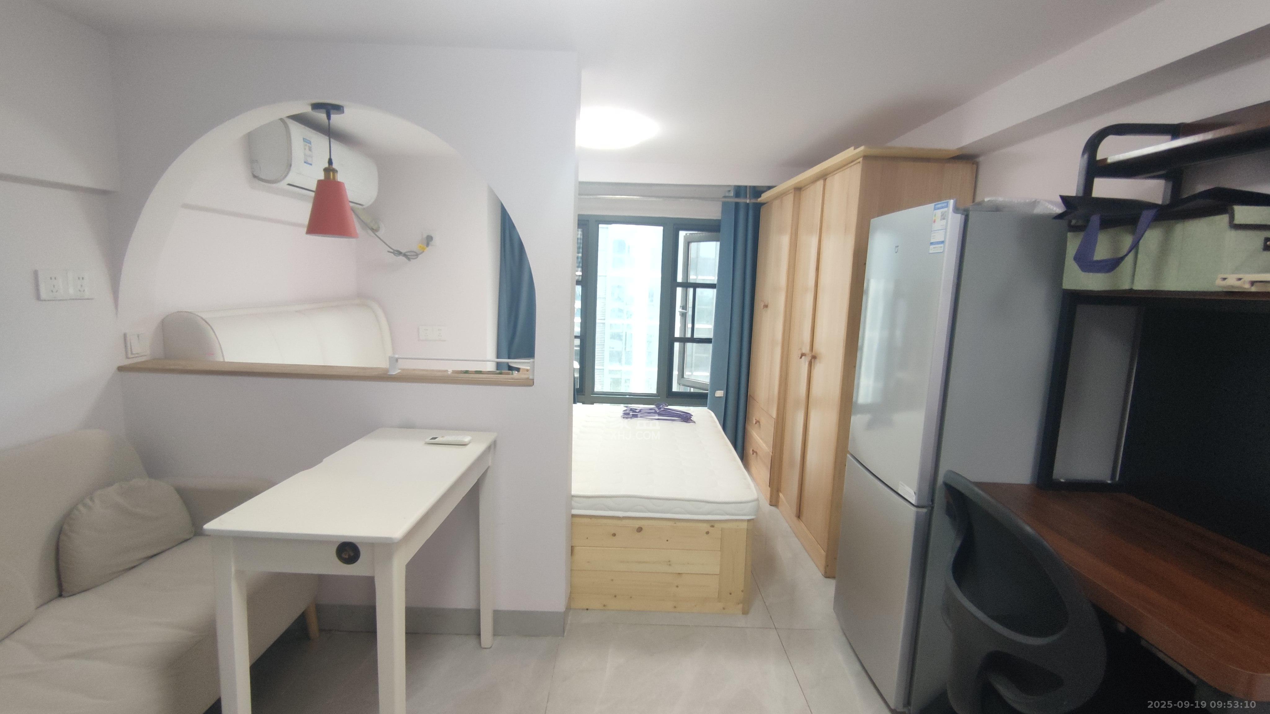 清控湖山雅居北区 1室1厅1卫 1100.0元/月 清控湖山雅居北区 1室1厅1卫 1100.0元/月室内图