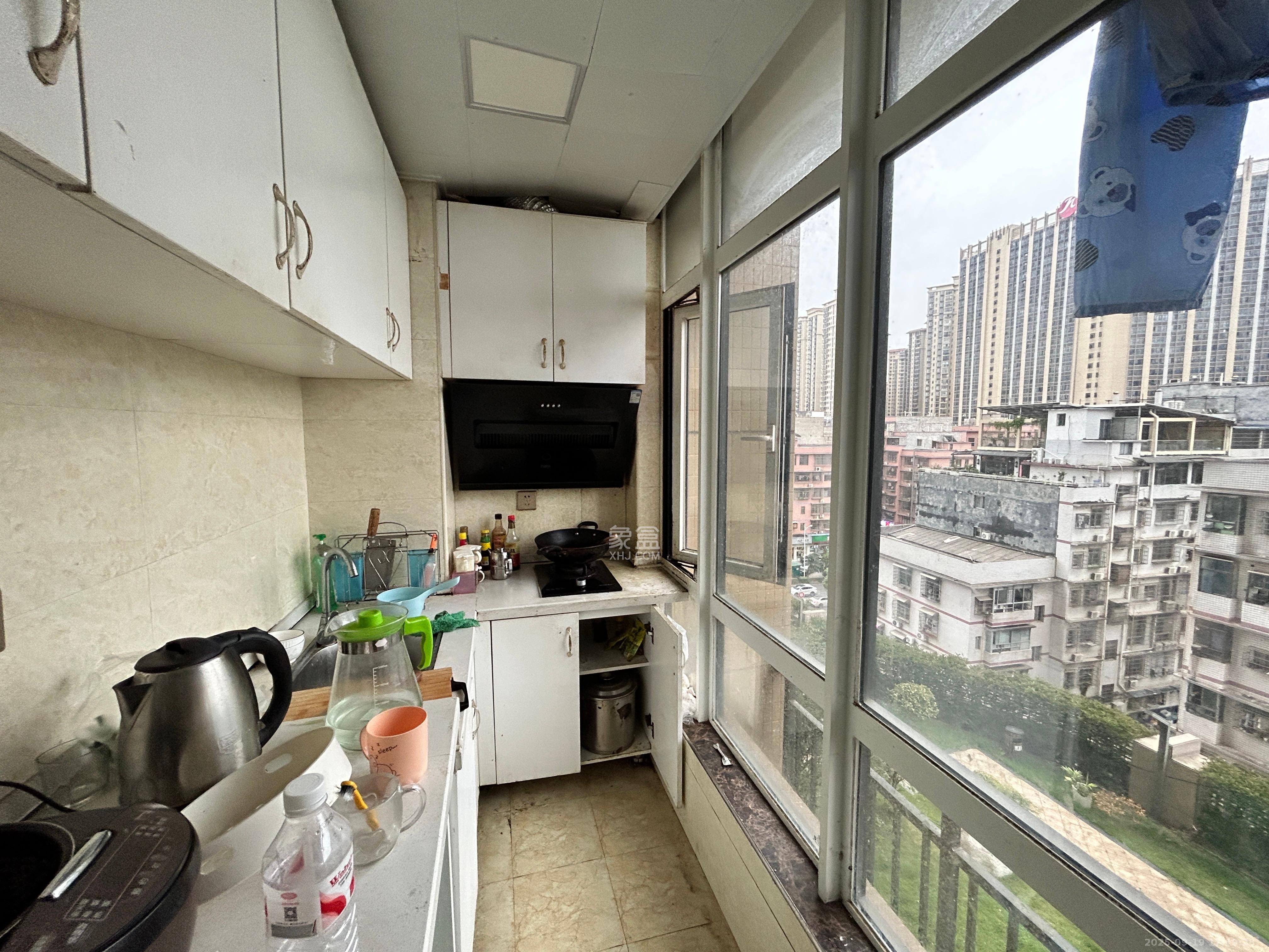 金鼎公园尚  1室1厅1卫    1200.0元/月室内图