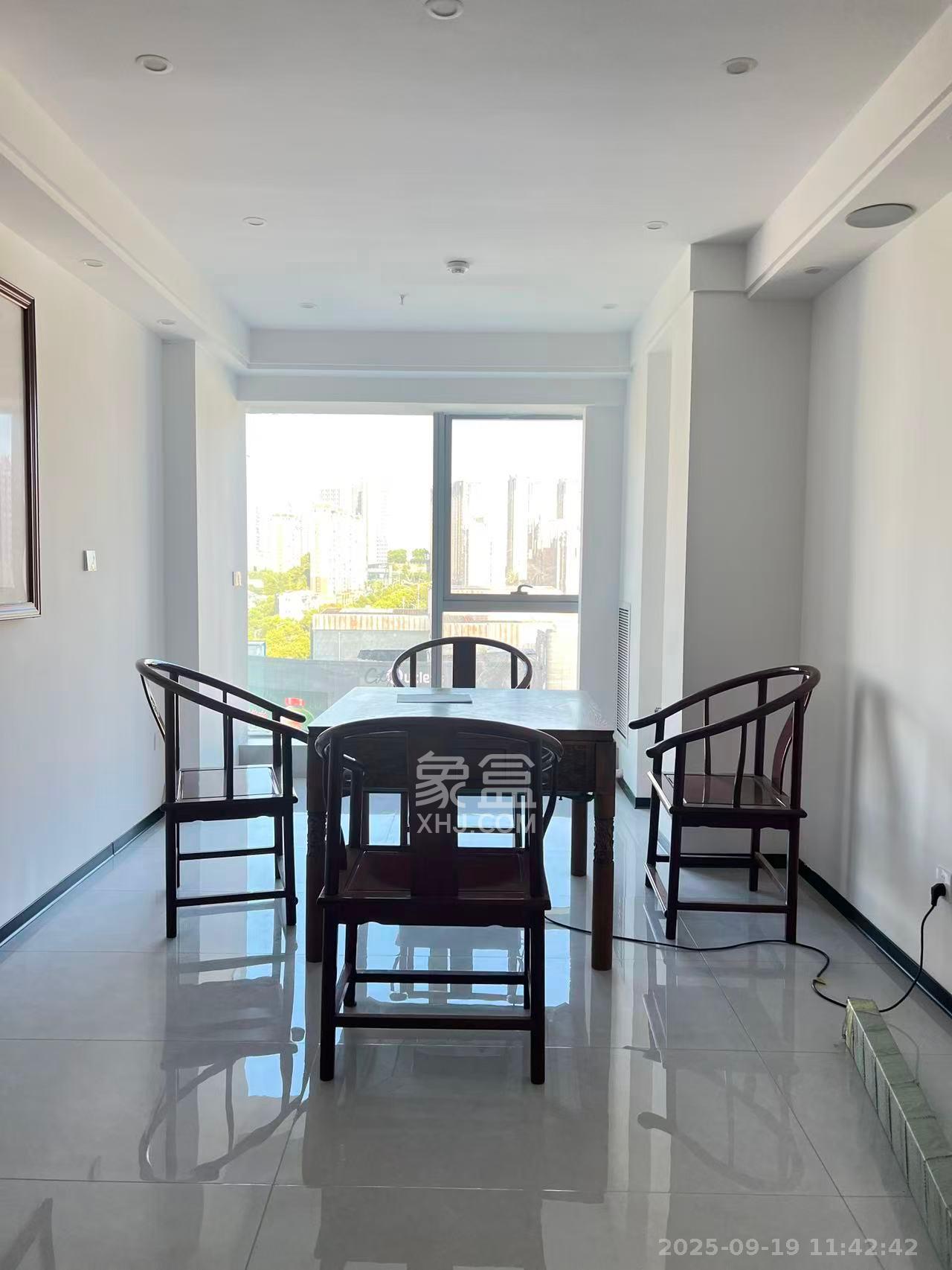 卓越伊景寓 1室1厅1卫 1500.0元/月 卓越伊景寓 1室1厅1卫 1500.0元/月室内图