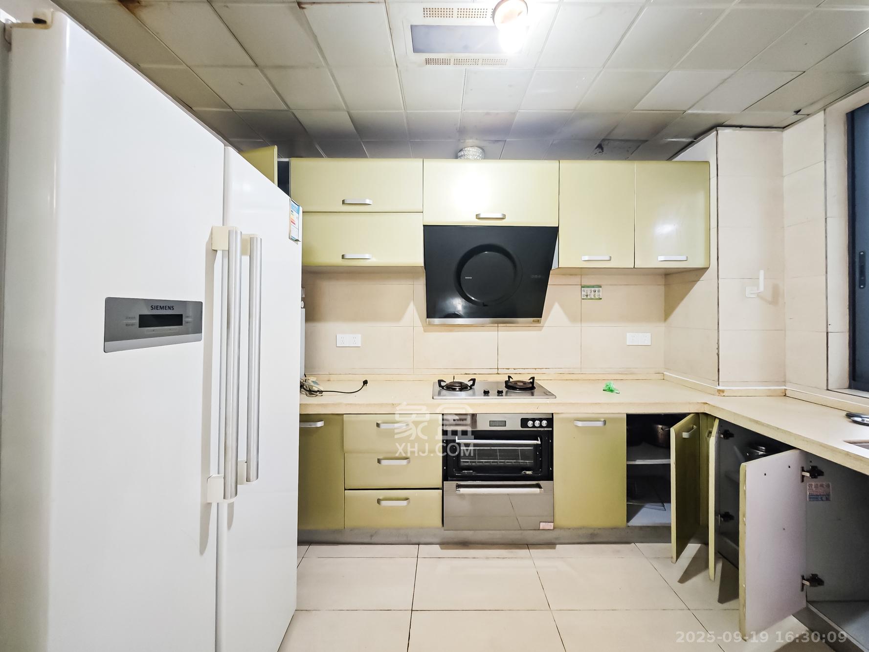 极目楚天 3室2厅2卫 95.0万 极目楚天 3室2厅2卫 95.0万厨房