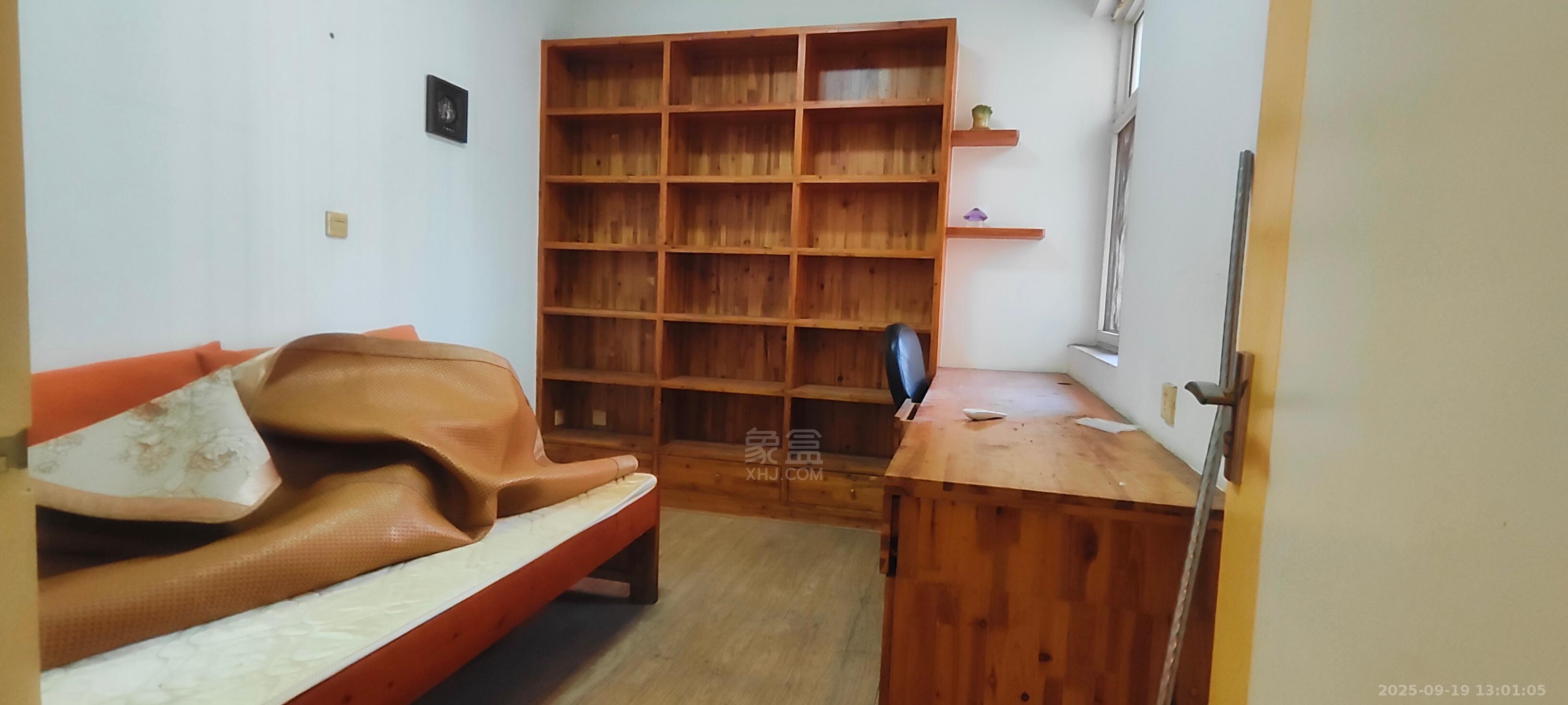 珠江丽园 3室2厅1卫 1500.0元/月 珠江丽园 3室2厅1卫 1500.0元/月室内图