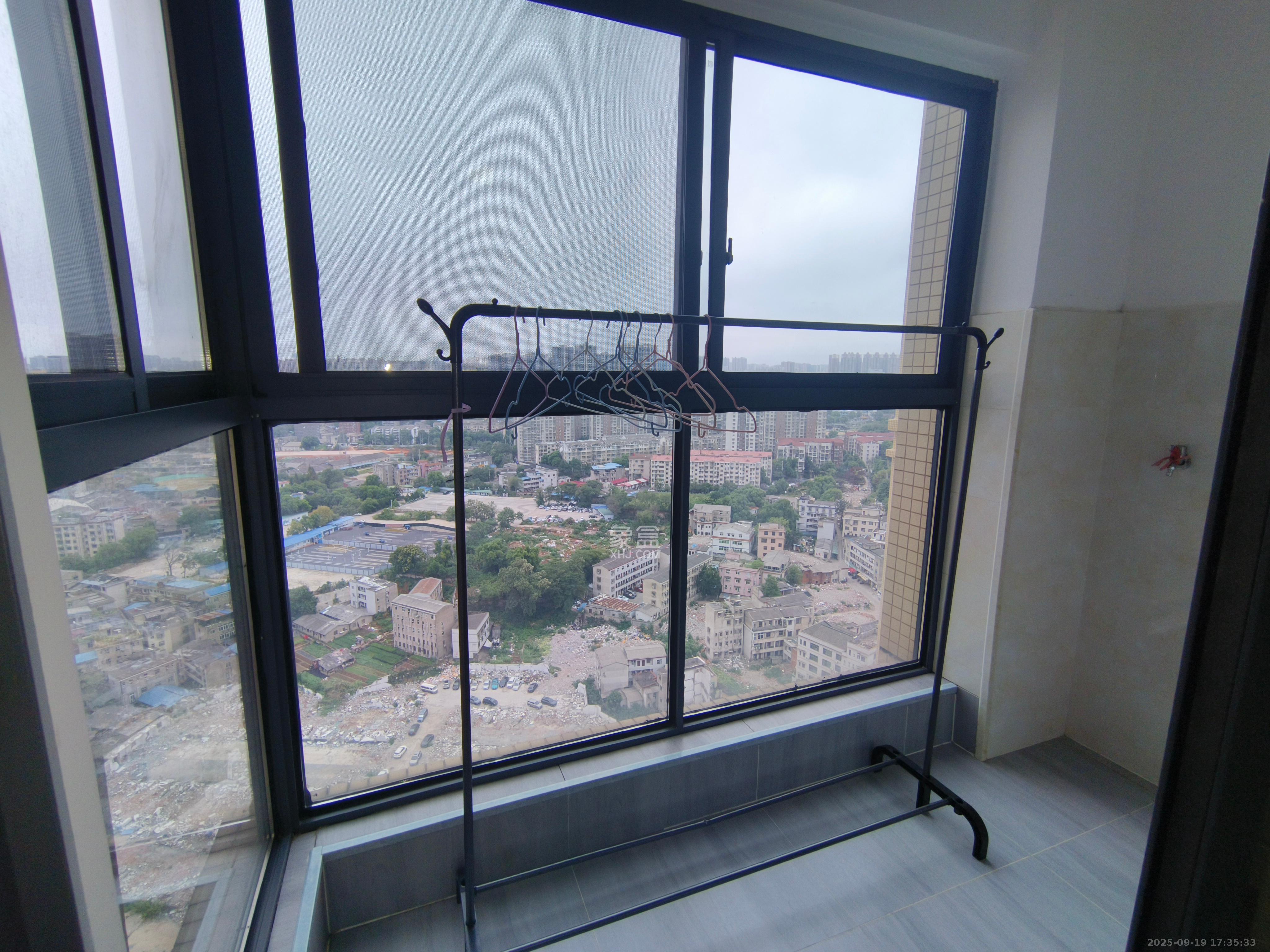 叠彩兰亭  3室2厅2卫    2600.0元/月室内图