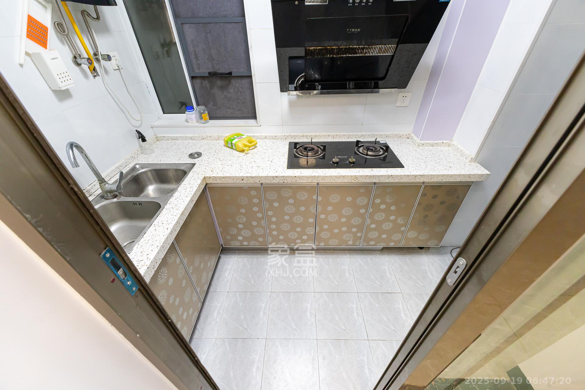 嘉宇银杉(嘉宇西苑) 3室1厅1卫 67.8万 嘉宇银杉(嘉宇西苑) 3室1厅1卫 67.8万厨房