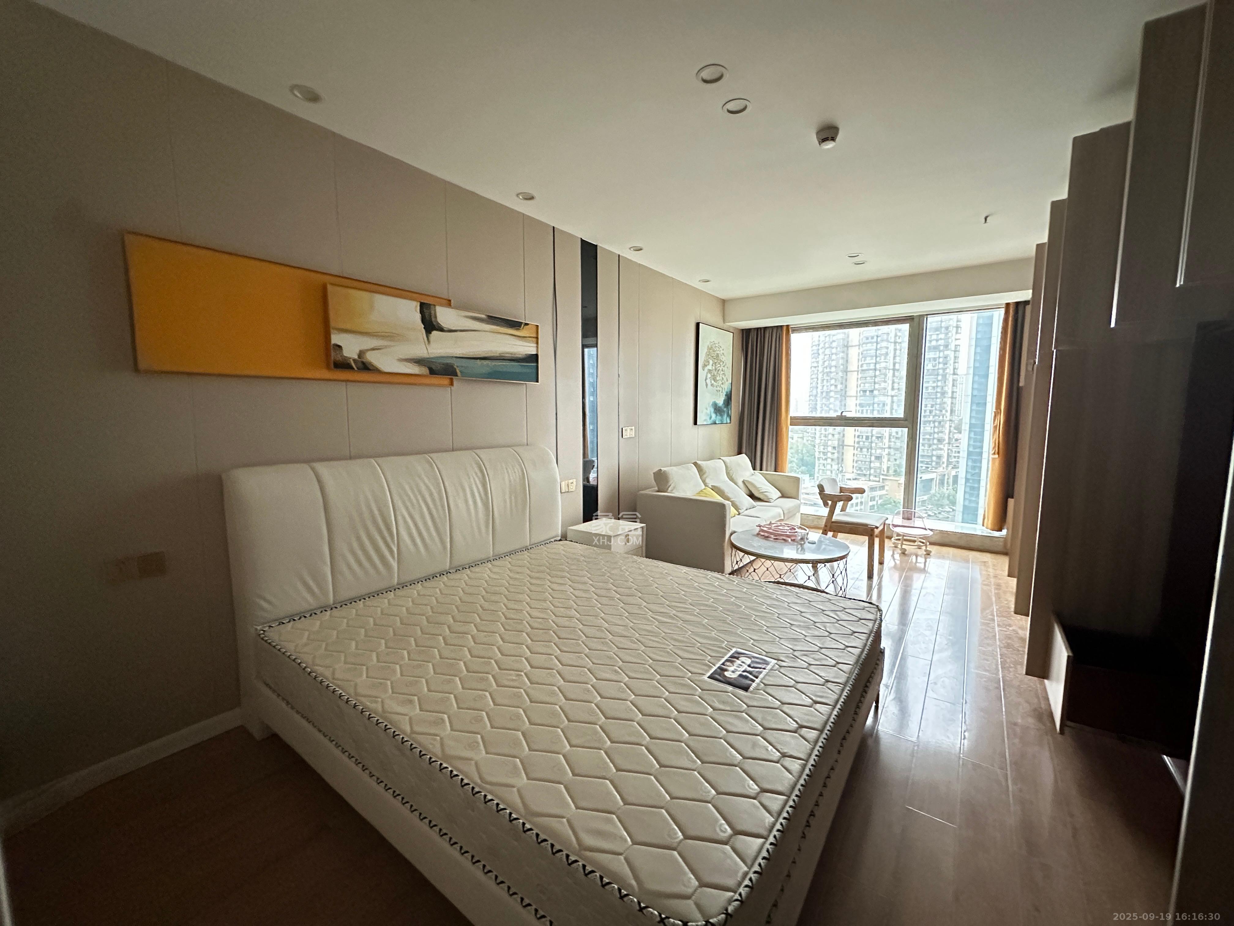 汇景发展环球中心 1室1厅1卫 2600.0元/月 汇景发展环球中心 1室1厅1卫 2600.0元/月室内图