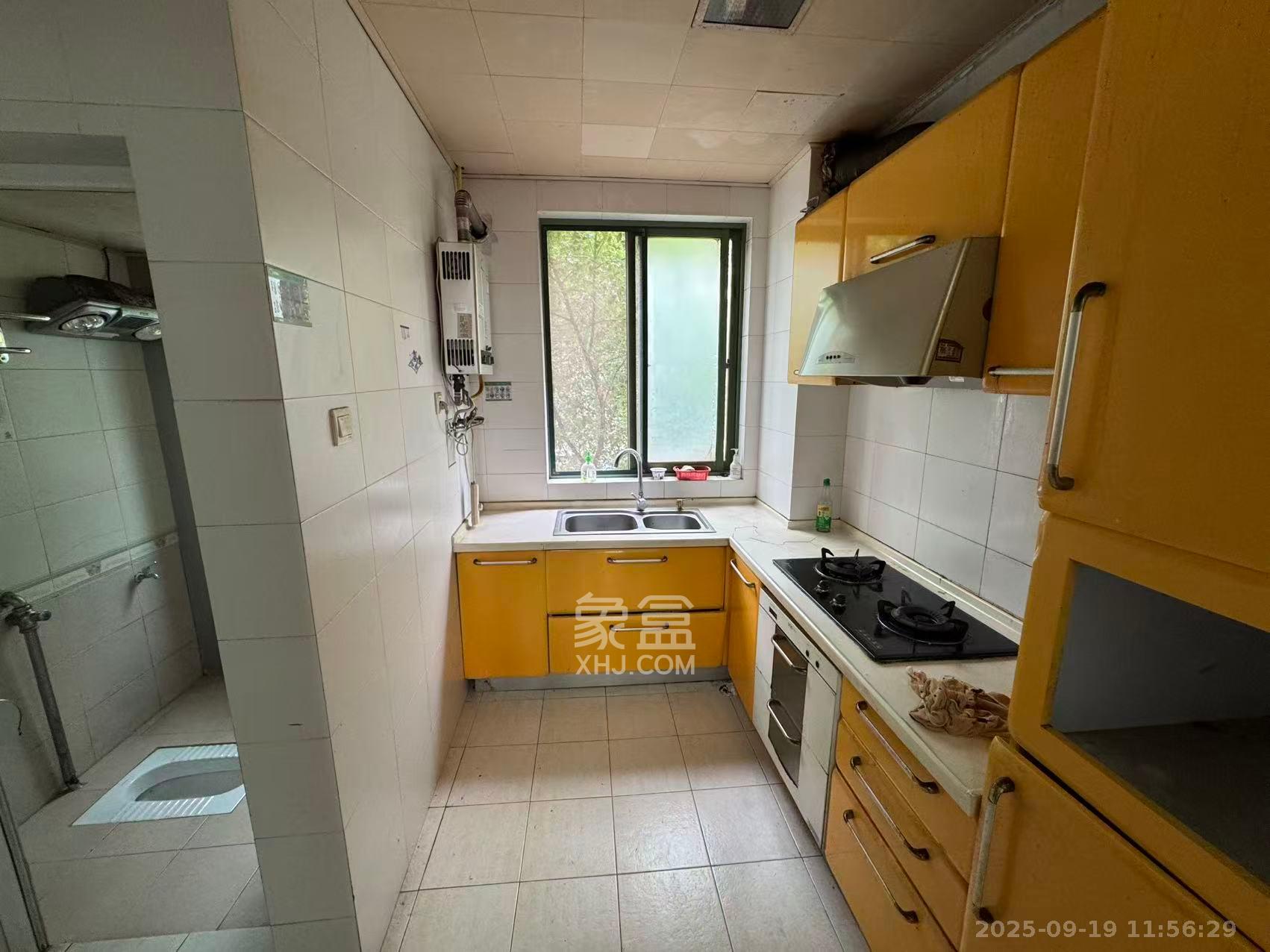 芙蓉苑 2室1厅2卫 2000.0元/月 芙蓉苑 2室1厅2卫 2000.0元/月室内图