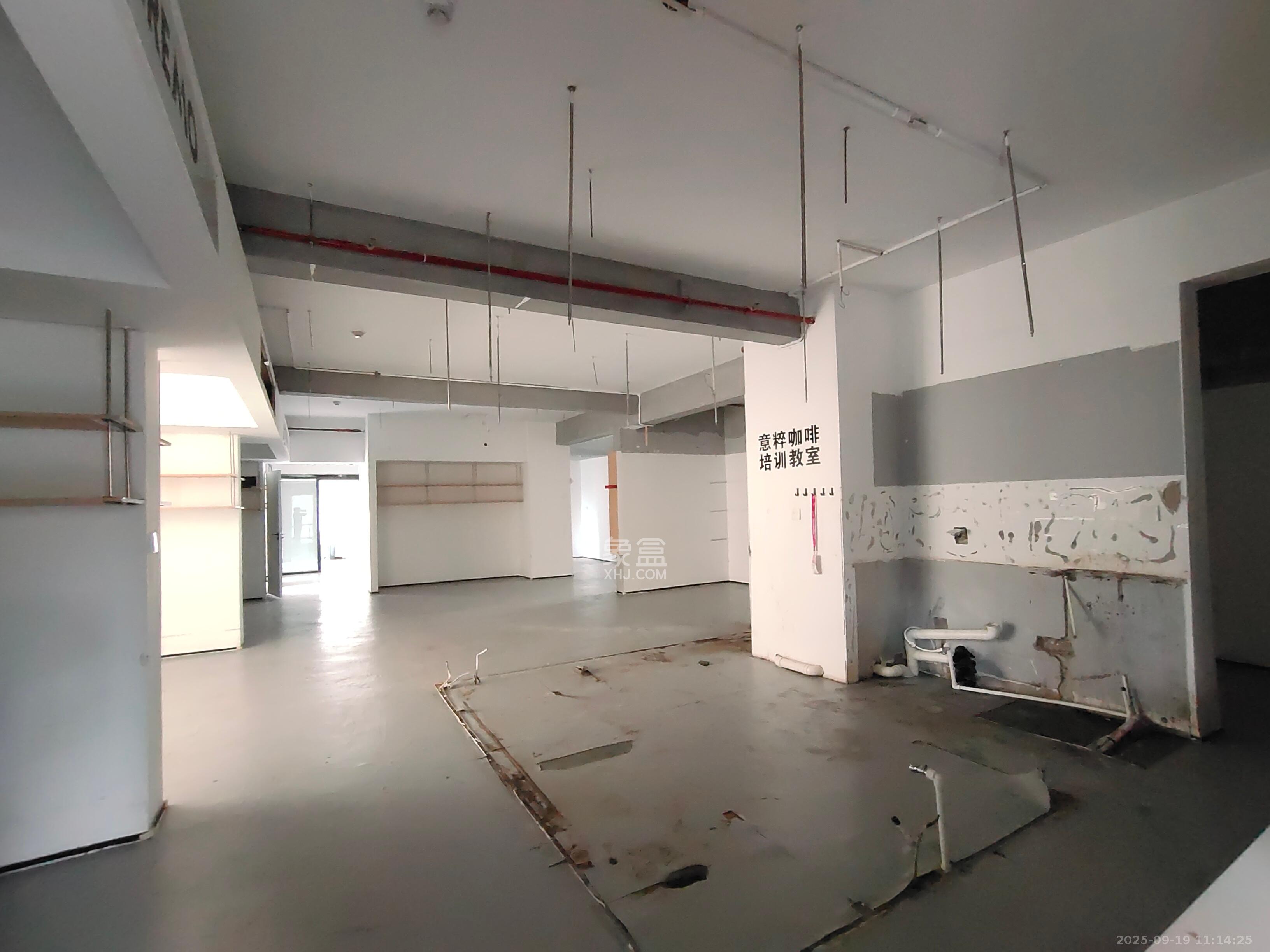 融科东南海  1室1厅1卫   8000.00元/月室内图