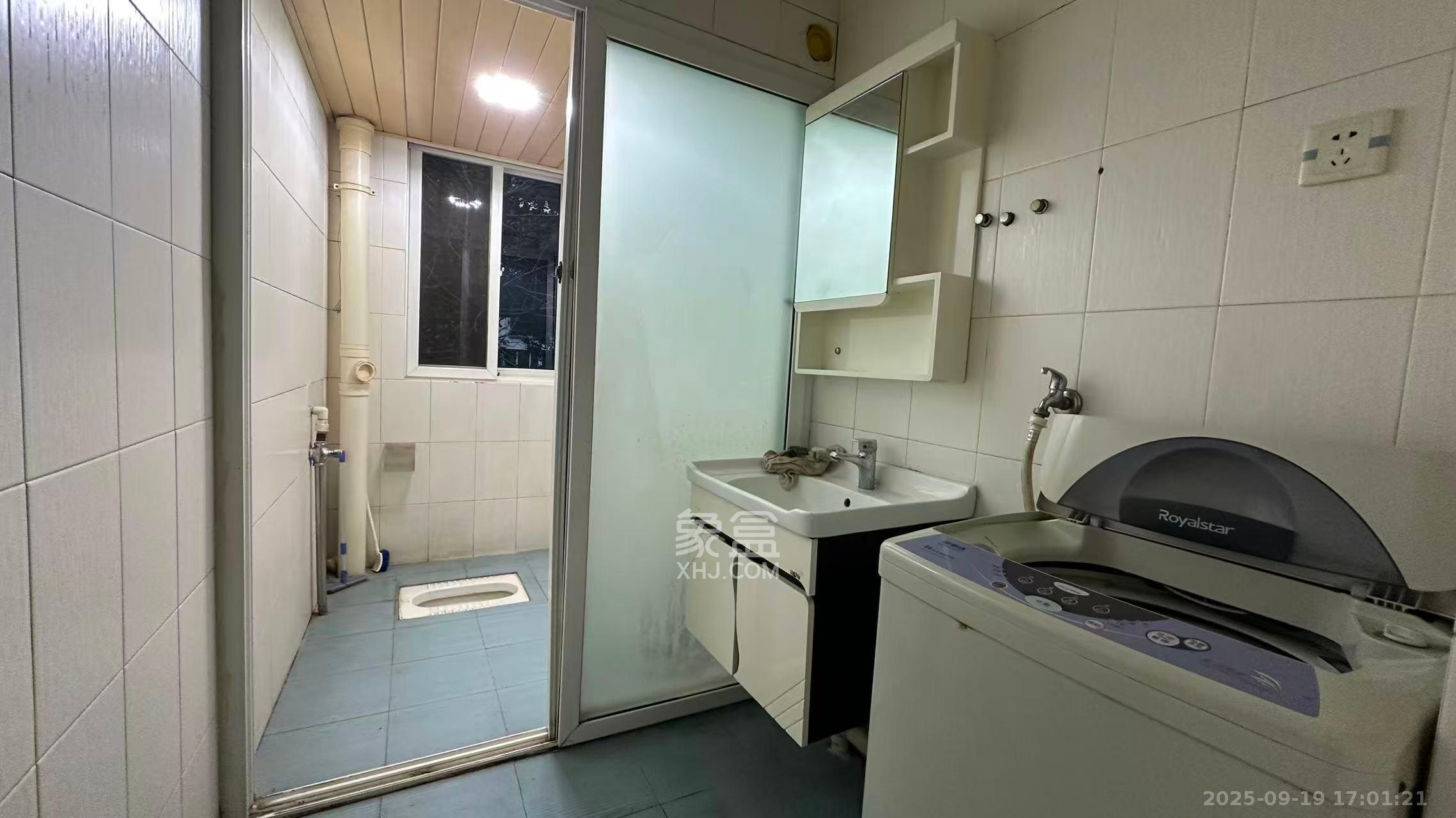 芙蓉苑 1室0厅0卫 2300.0元/月 芙蓉苑 1室0厅0卫 2300.0元/月室内图