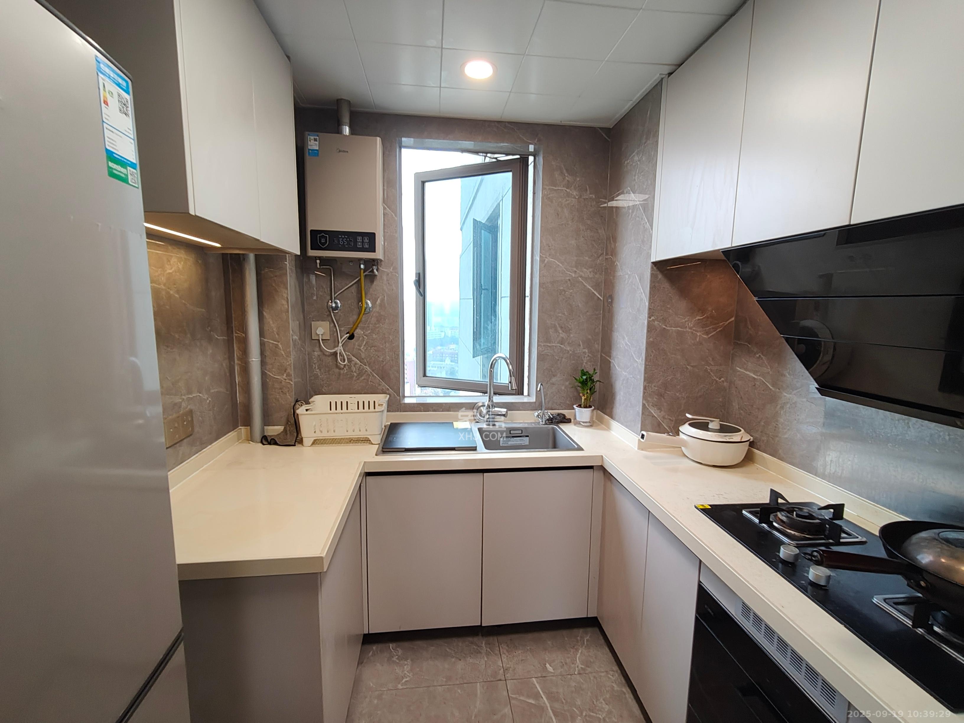 长沙溪山悦 4室2厅2卫 2800.0元/月 长沙溪山悦 4室2厅2卫 2800.0元/月室内图