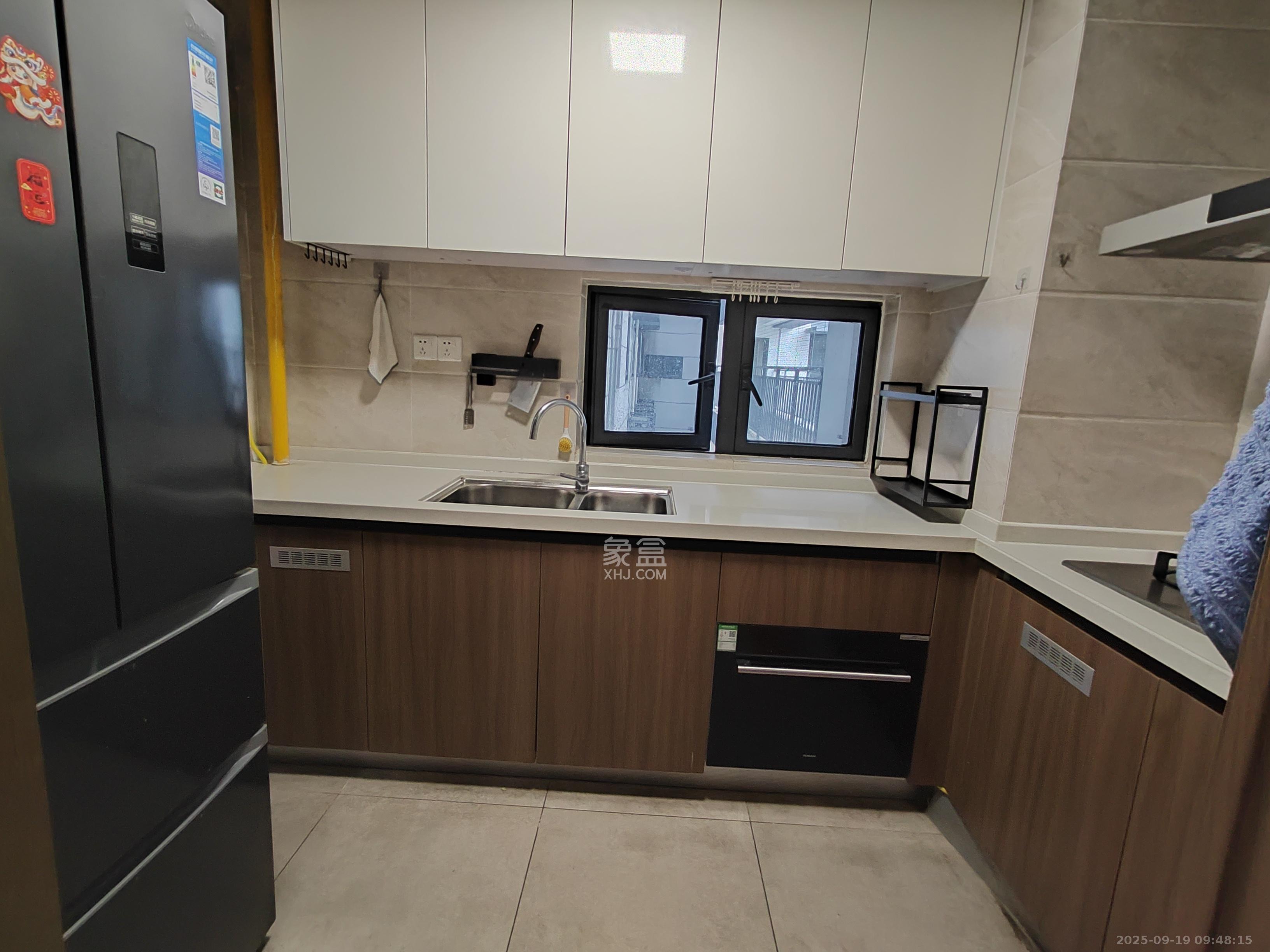 保利恒伟时光印象  4室2厅2卫    2700.0元/月室内图