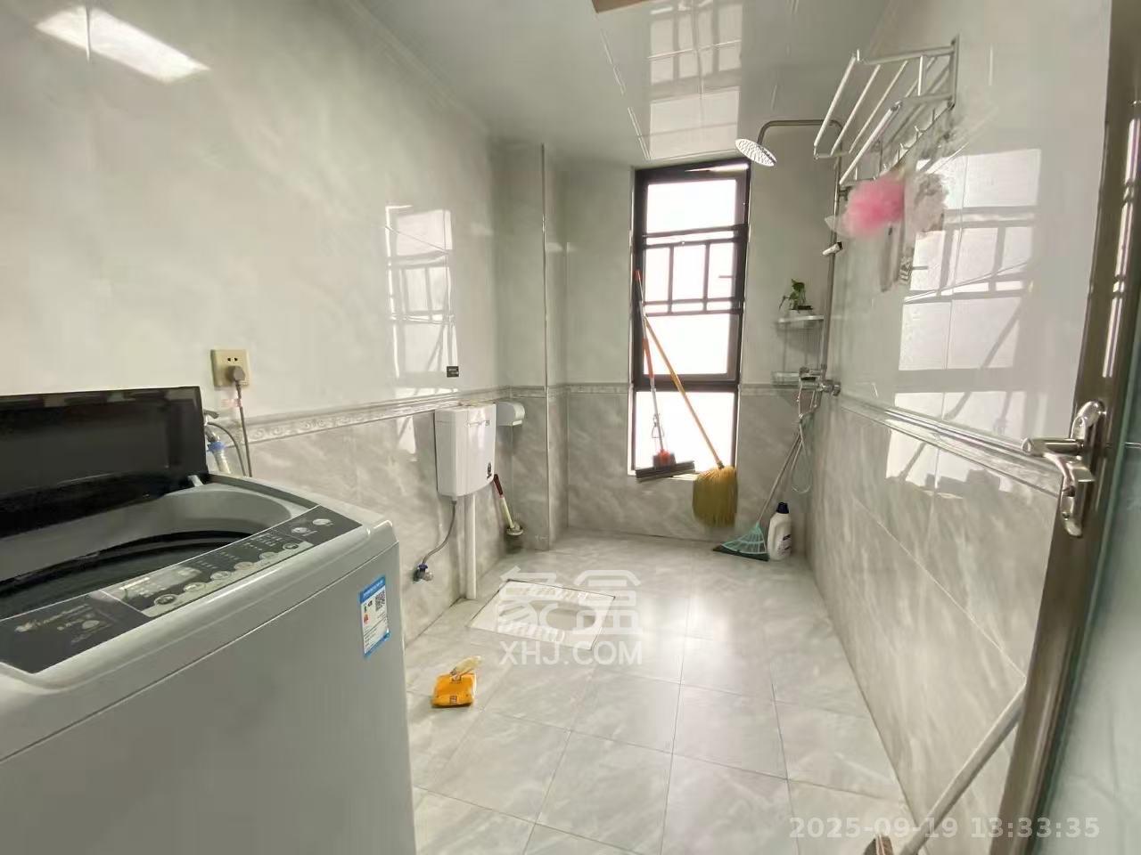 达美D6区 4室2厅2卫 4500.0元/月 达美D6区 4室2厅2卫 4500.0元/月室内图