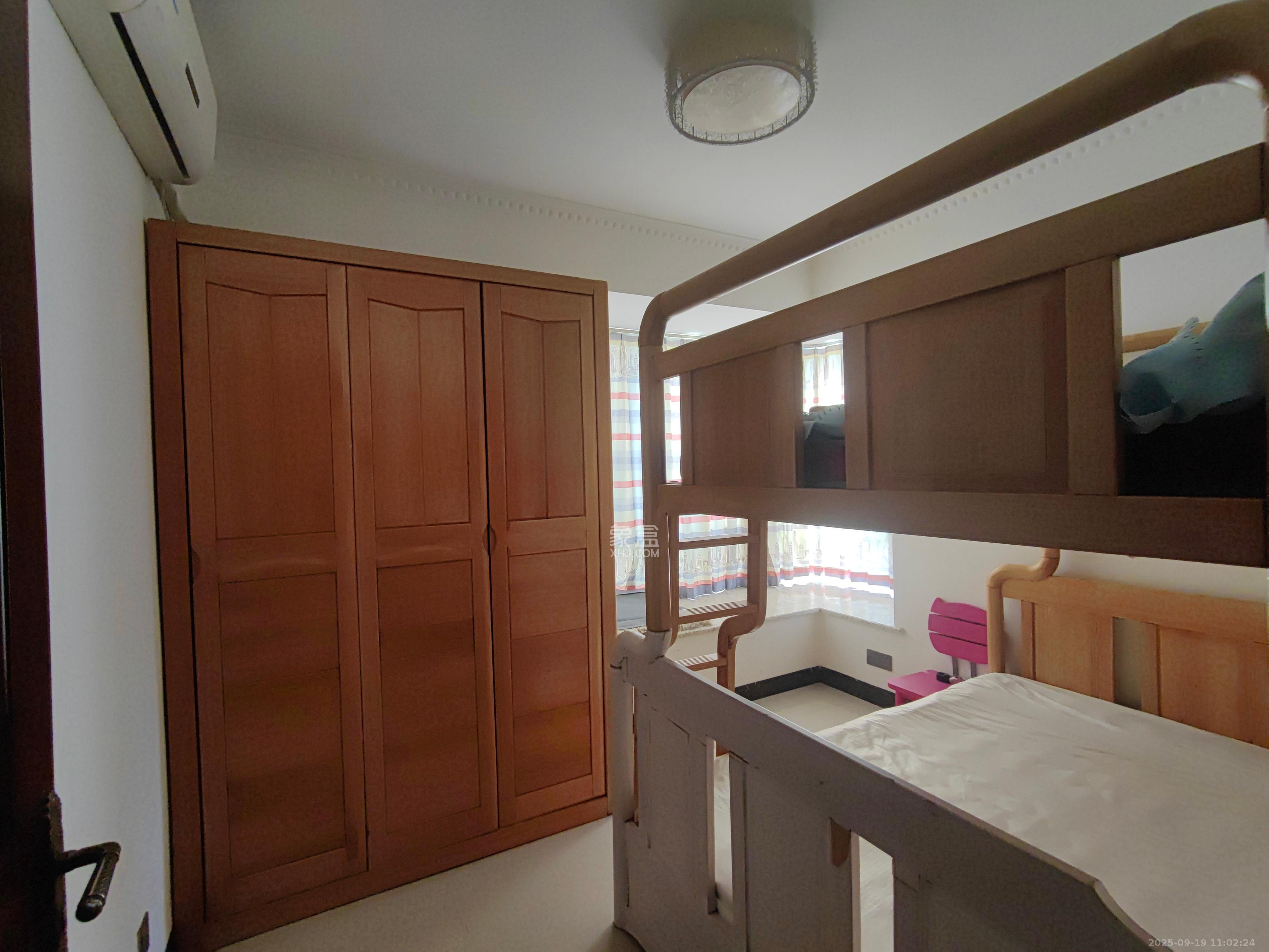 新城新世界一二三期 3室2厅1卫 2700.0元/月 新城新世界一二三期 3室2厅1卫 2700.0元/月室内图